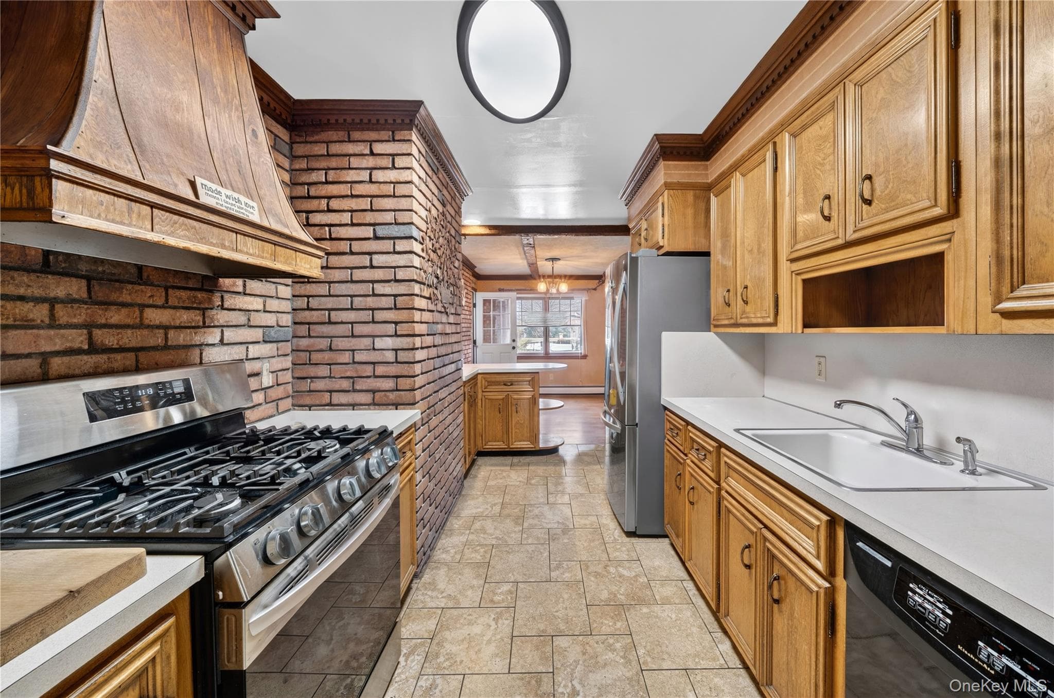 240 Pearl Street thumbnail 5