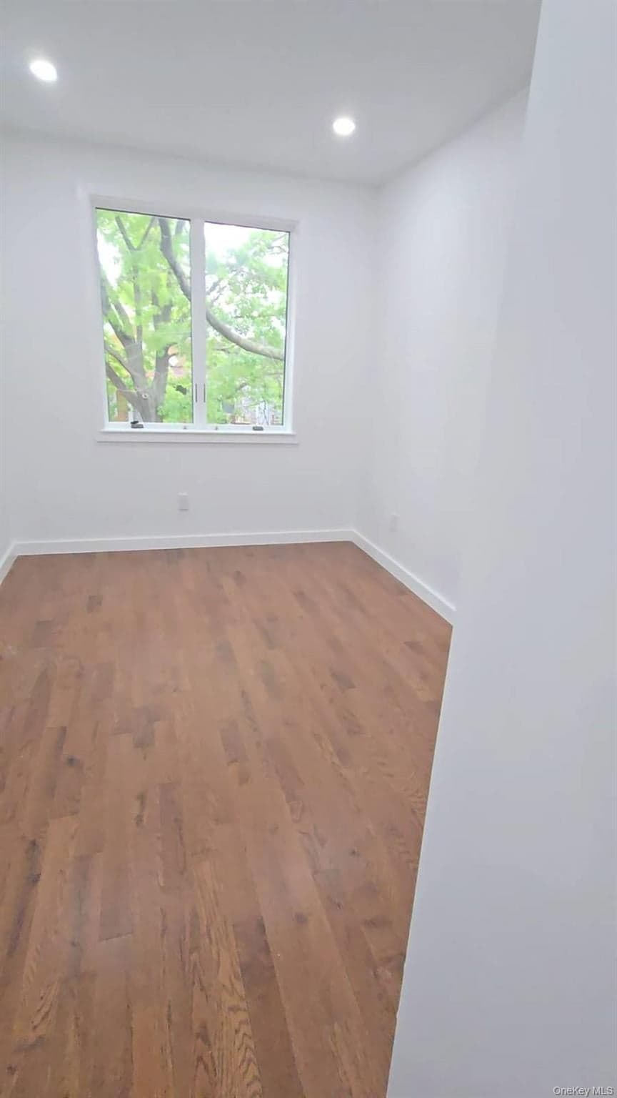 2041 Strauss Street thumbnail 10