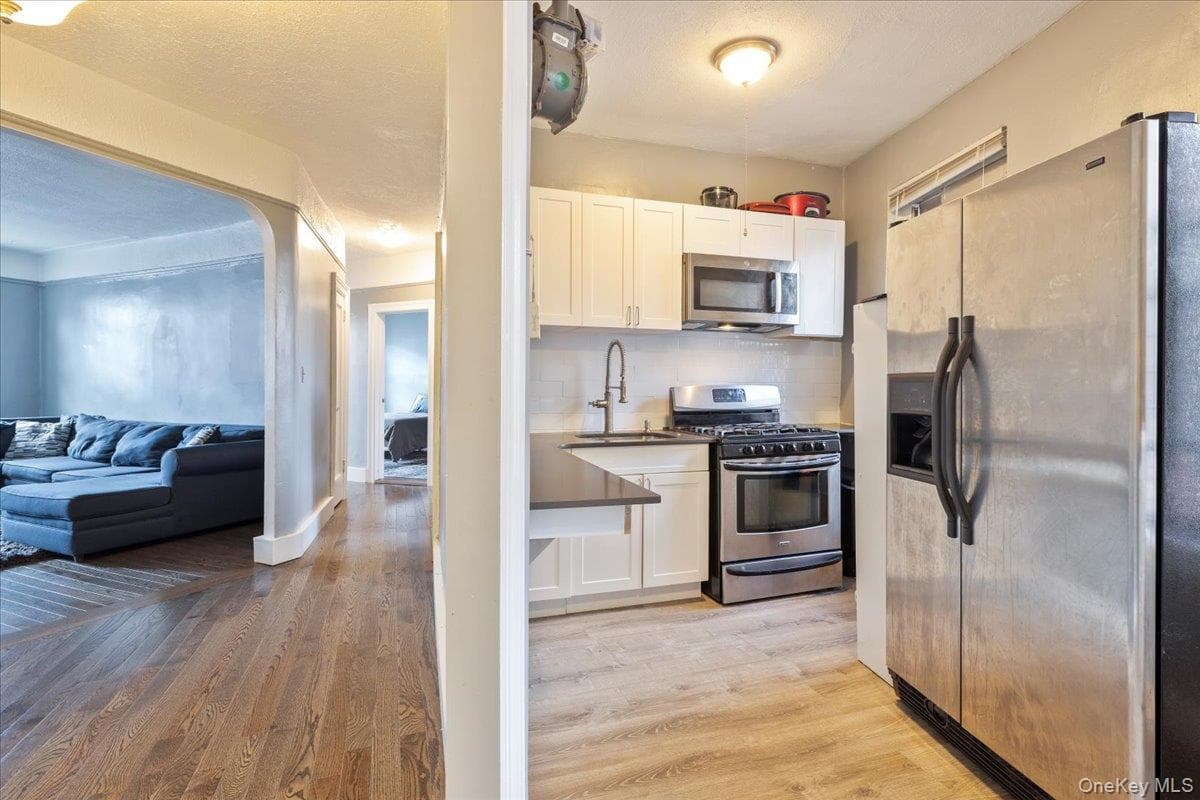 941 Jerome Avenue Unit: 1011F thumbnail 4