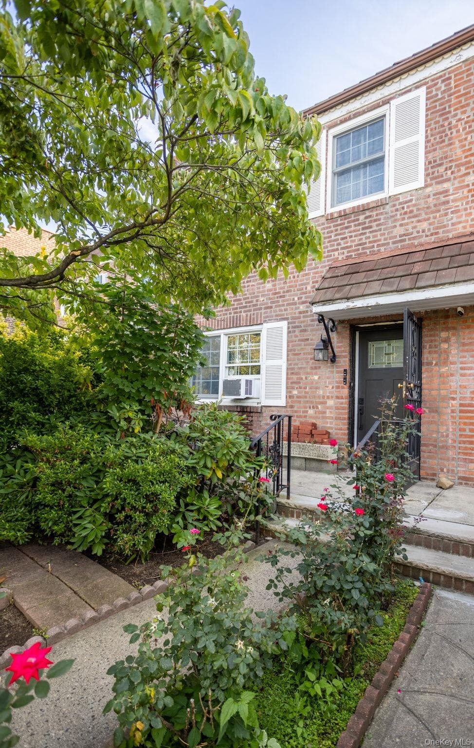 70-24 Utopia Parkway, Fresh Meadows
