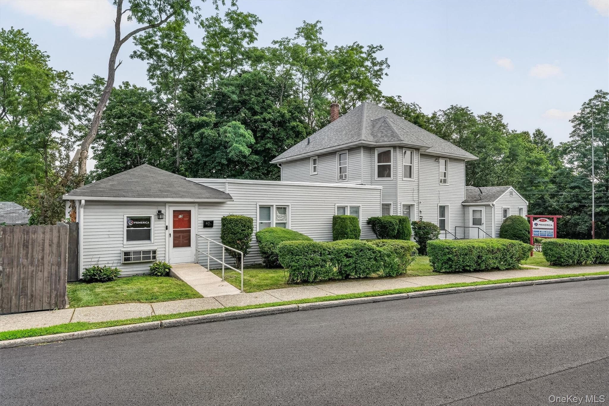 19-21 Dewitt Street, Middletown