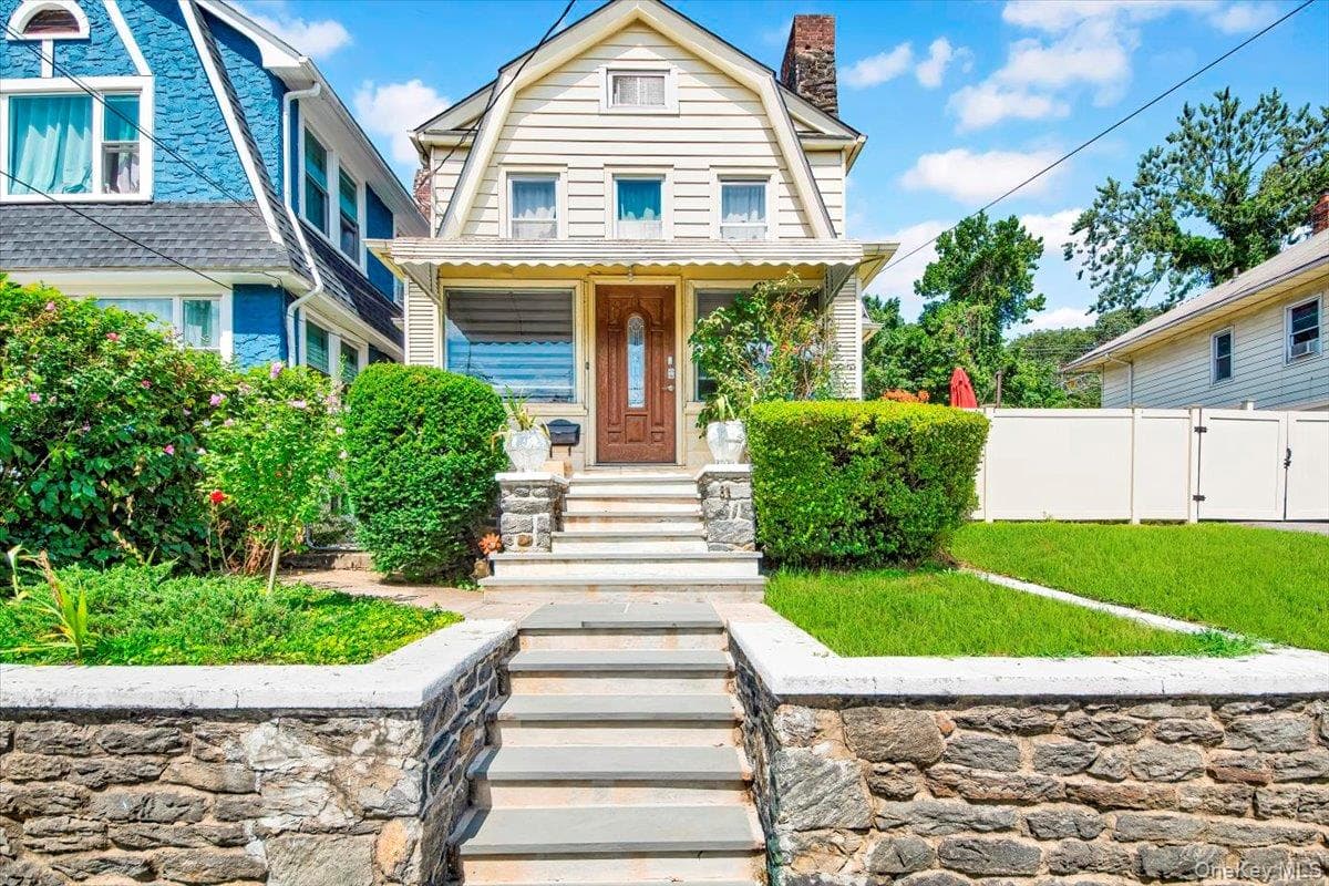 81 Beechwood Avenue, Mount Vernon