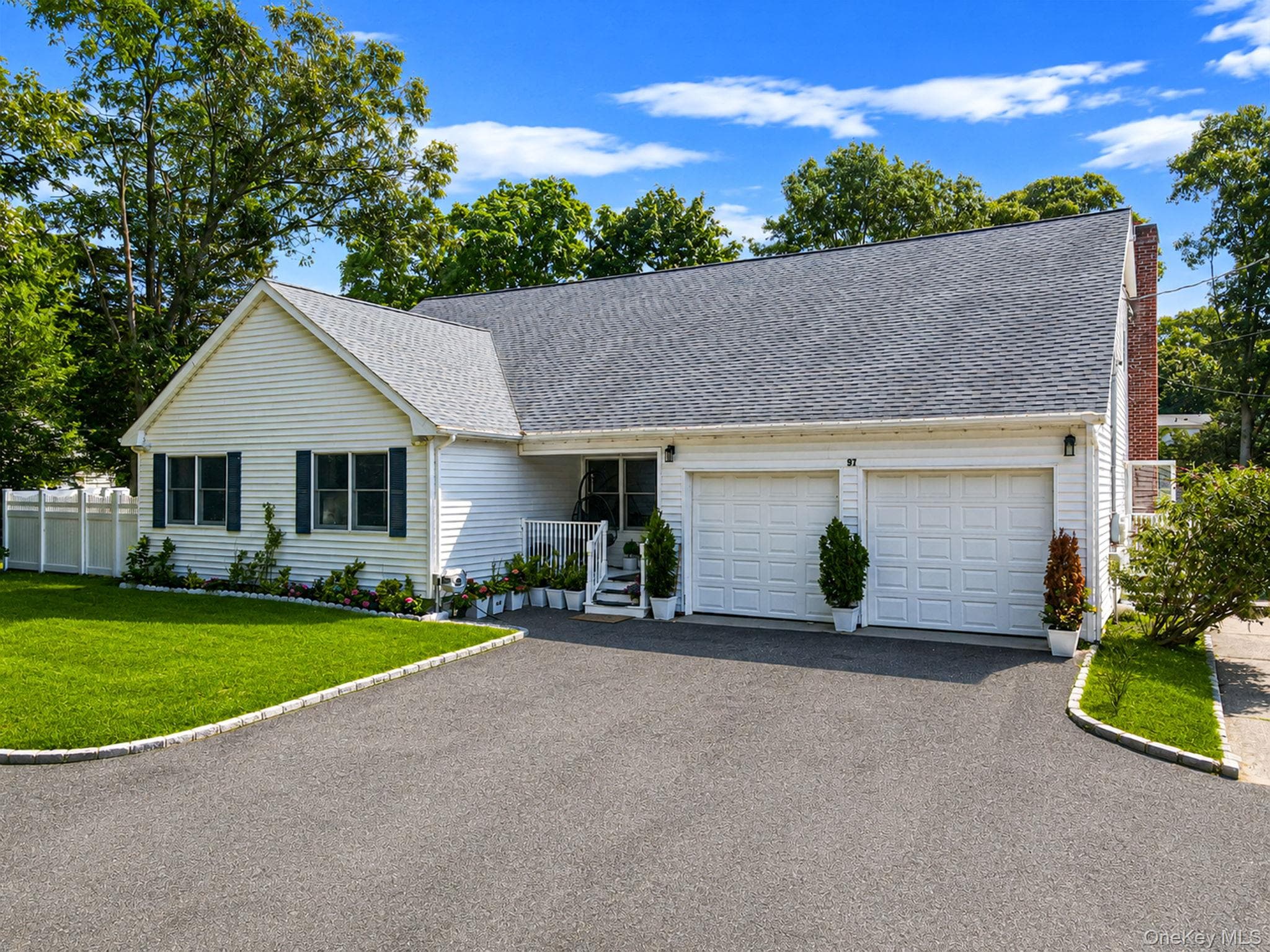 97 Blydenburgh Road, Centereach