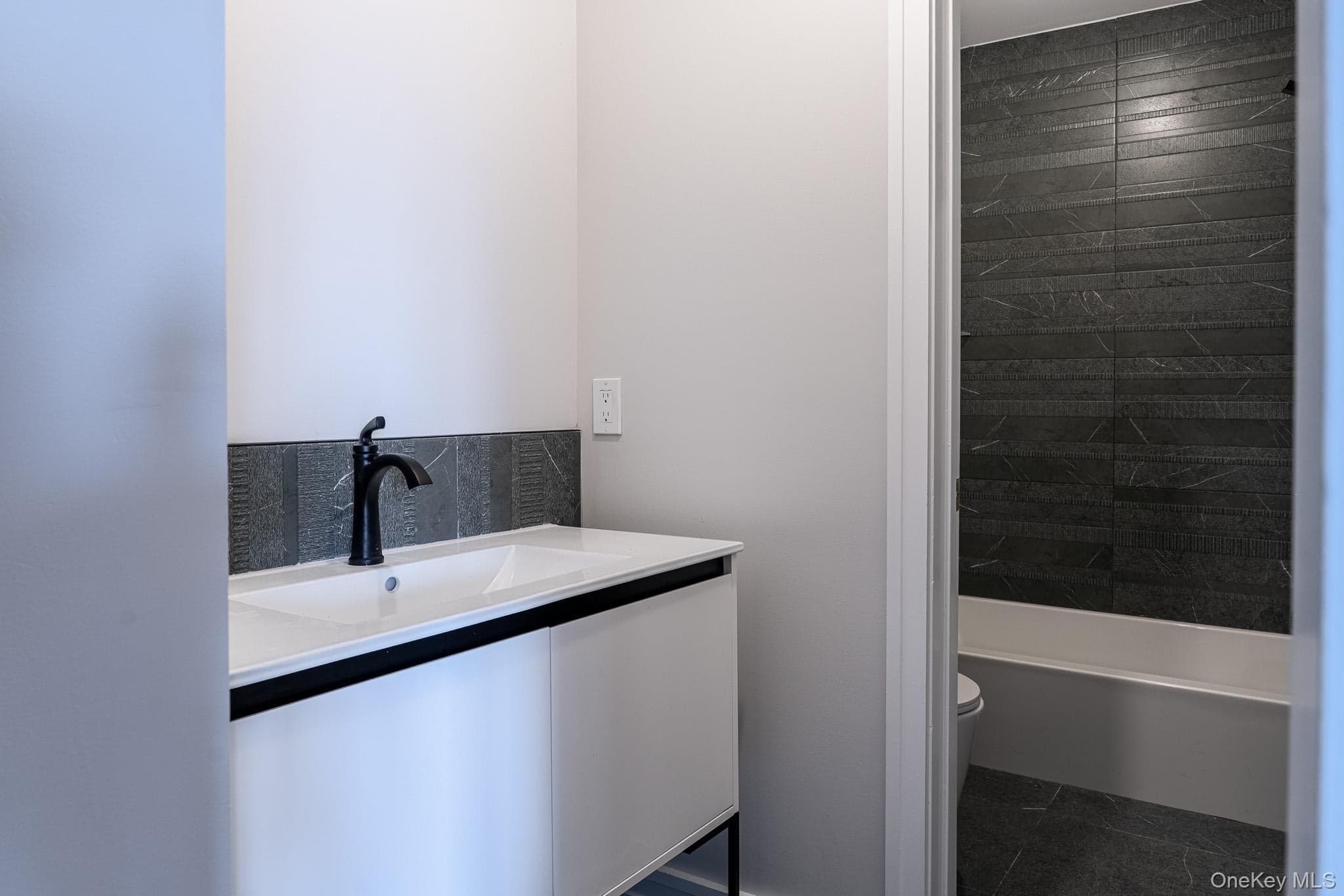 18 Twin Avenue Unit: 304 thumbnail 20