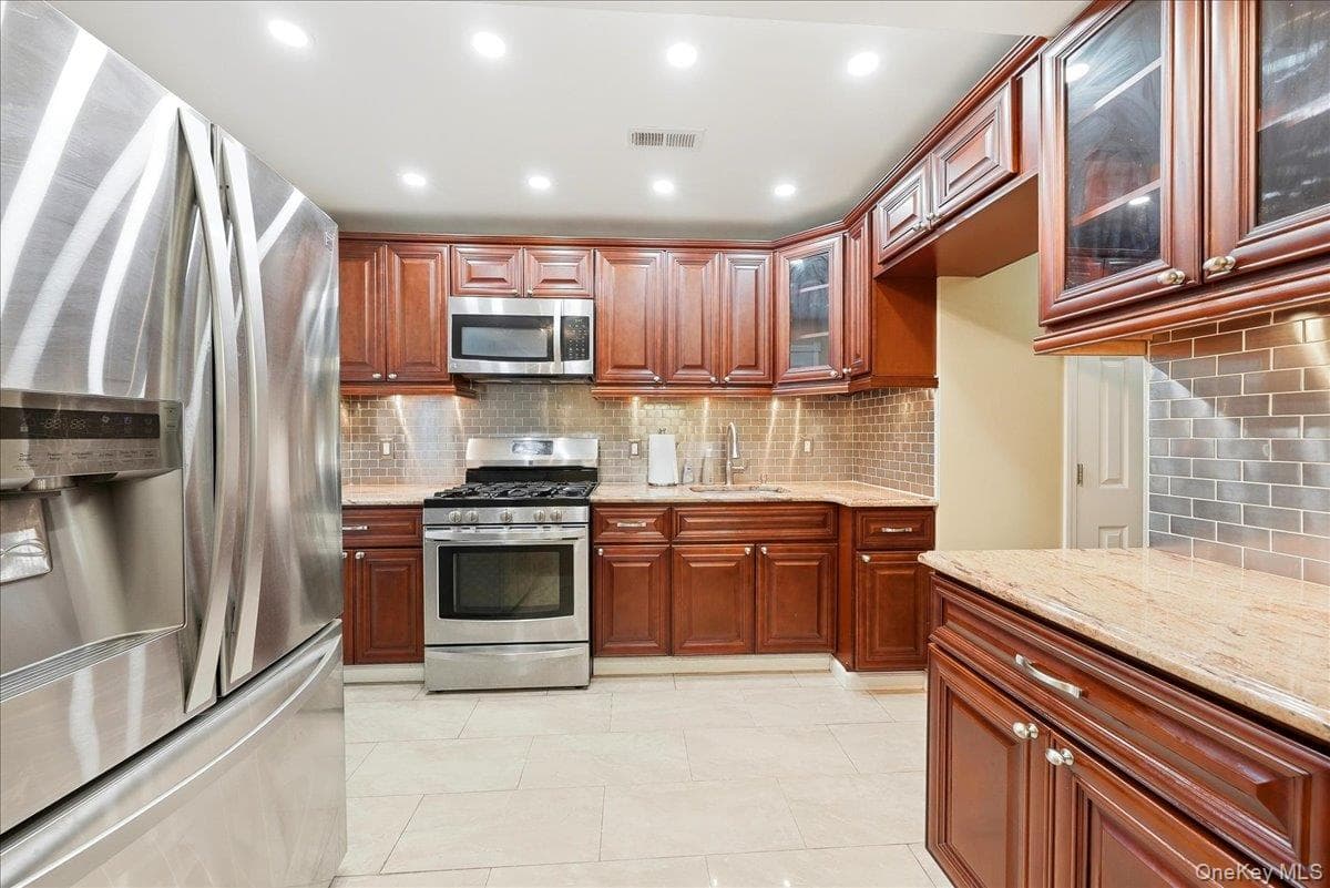 2927 Grand Avenue Unit: 16 thumbnail 9