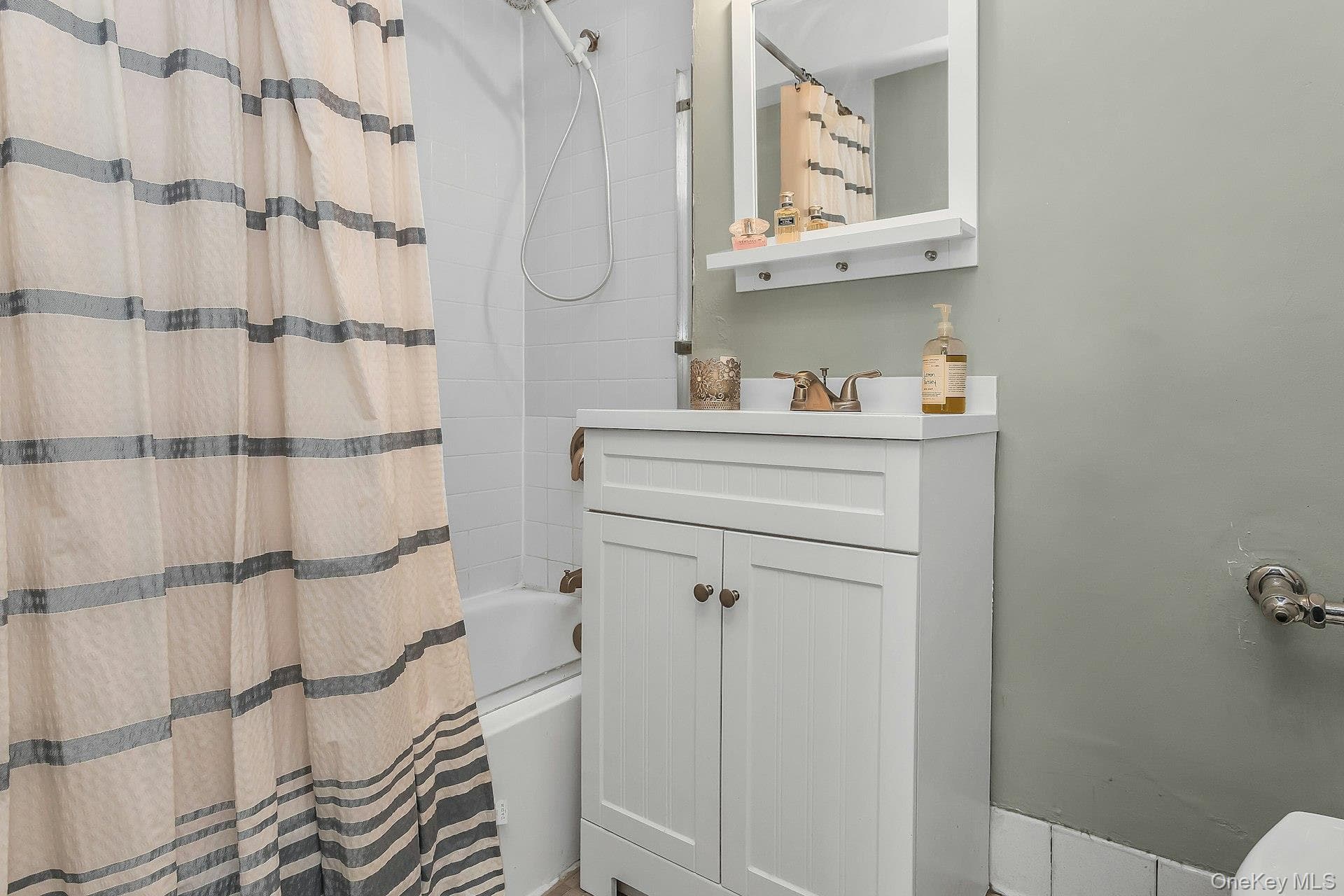 840 Shore Road Unit: 3 E thumbnail 13
