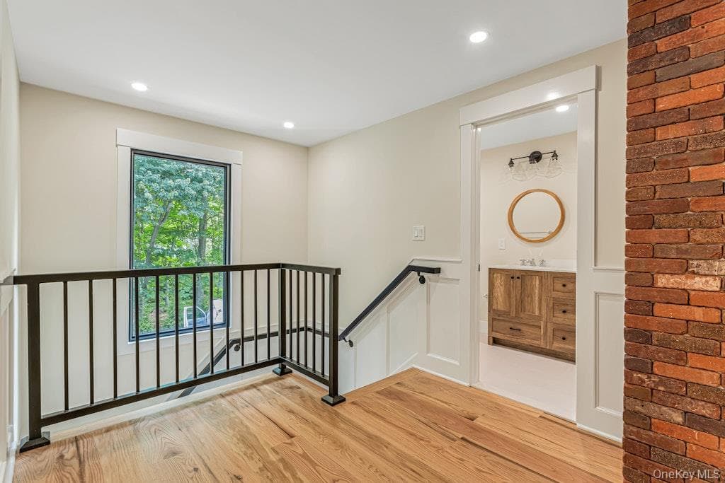 676 Hardscrabble Road thumbnail 24