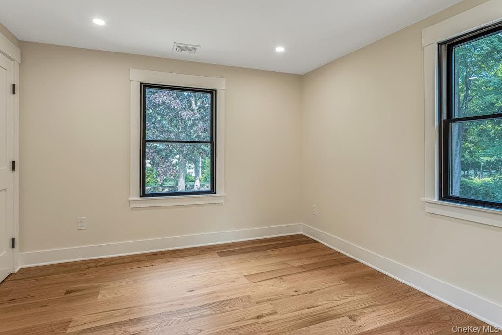676 Hardscrabble Road thumbnail 32