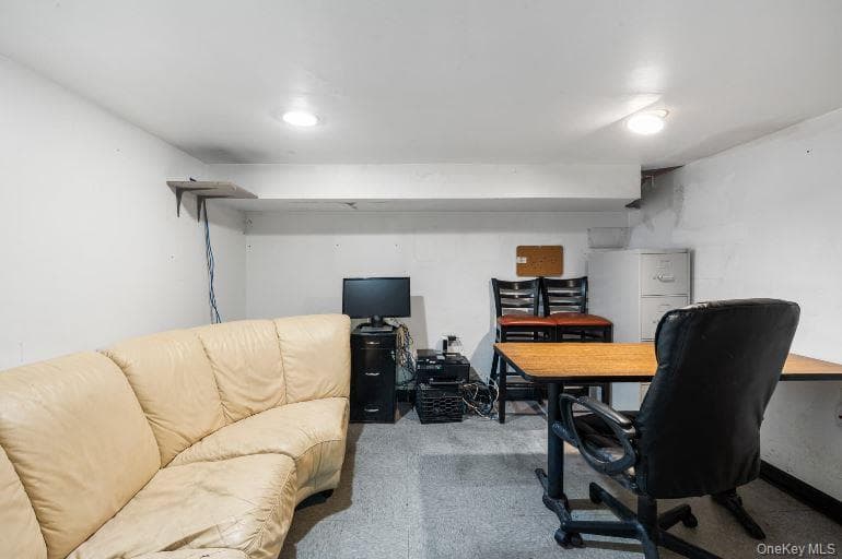 97 Merrick Road thumbnail 20