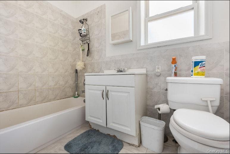 97 Merrick Road thumbnail 19