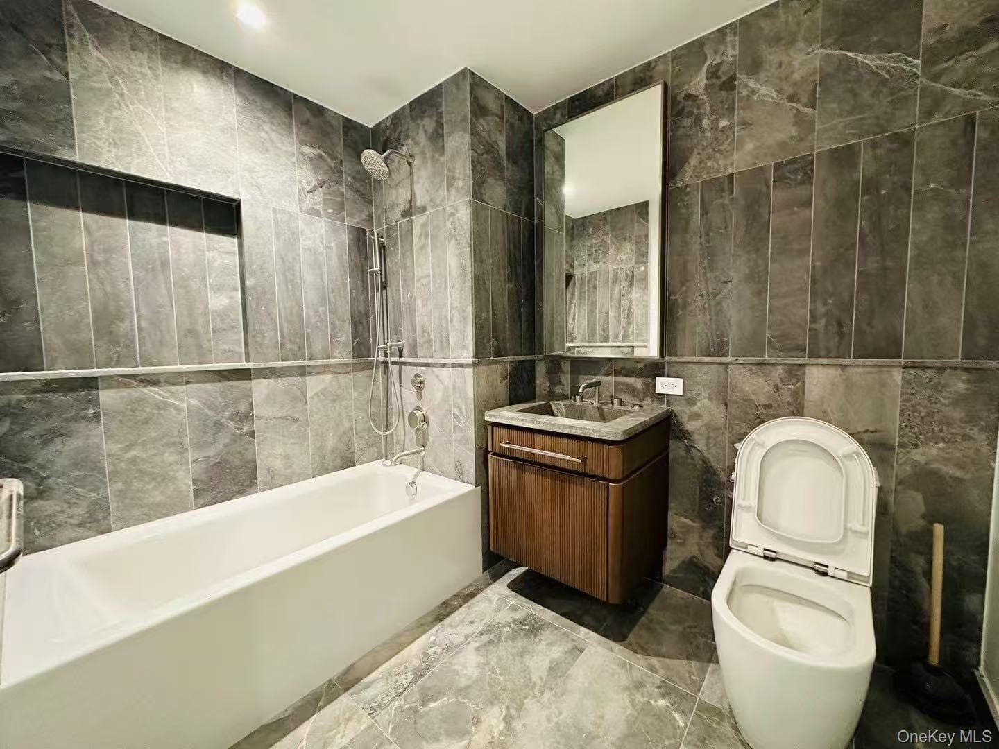 208 Delancey Street Unit: 10E thumbnail 6