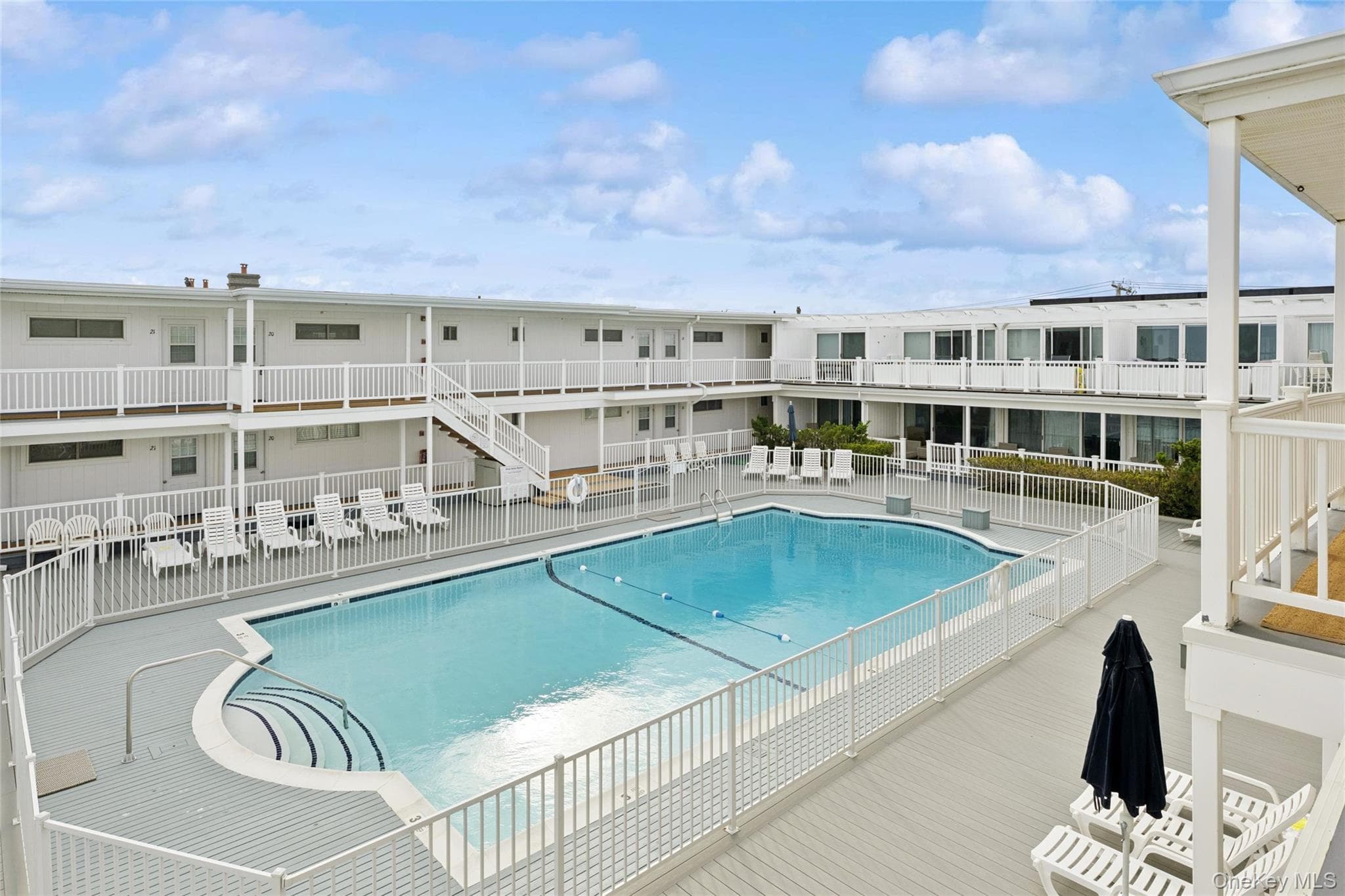 281 Dune Road Unit: 17B thumbnail 2