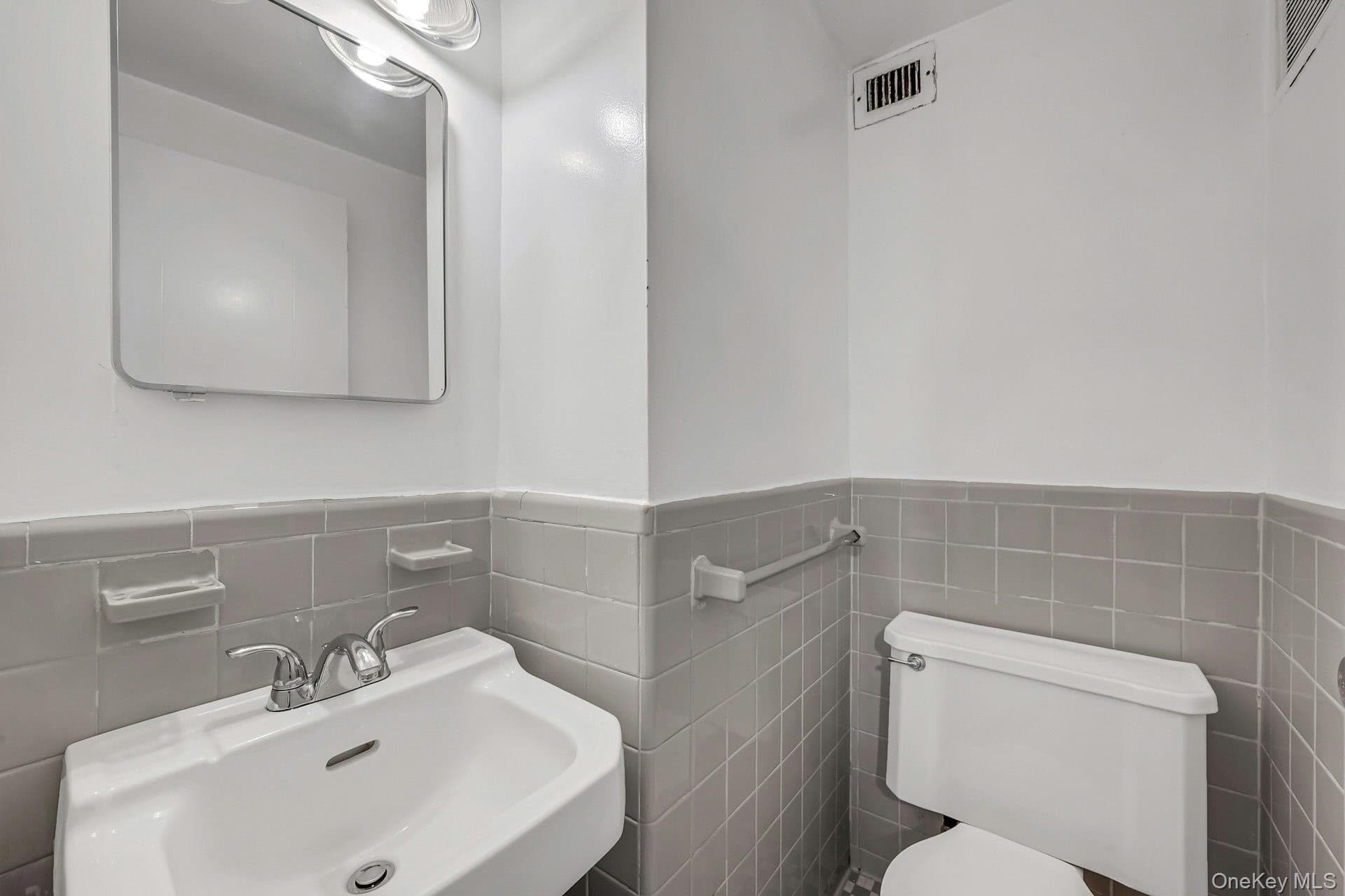 1 Fordham Hill Oval Unit: 12C thumbnail 18