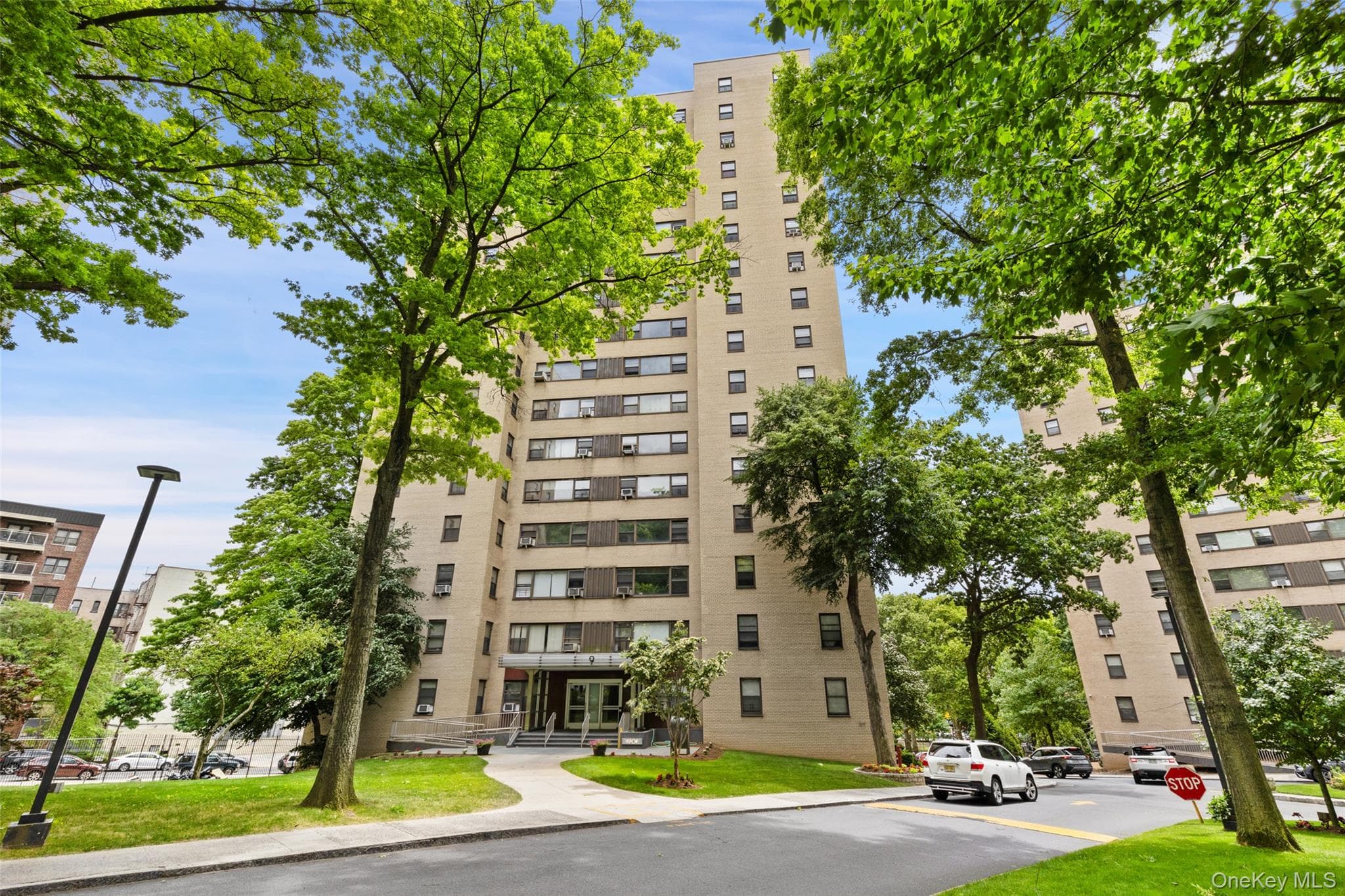 1 Fordham Hill Oval Unit: 12C thumbnail 35