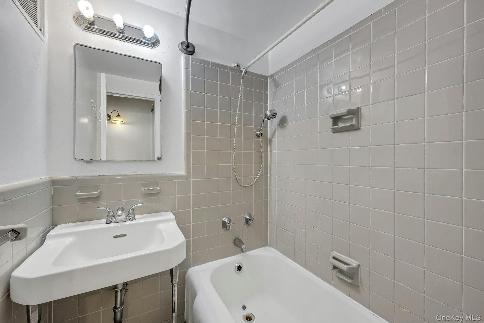 1 Fordham Hill Oval Unit: 12C thumbnail 17