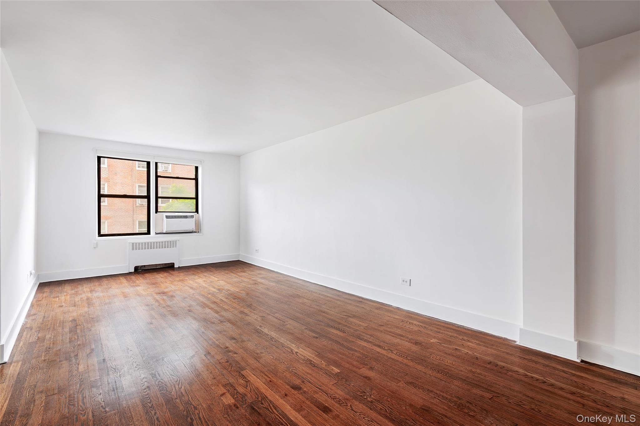 525 W 235th Street Unit: 4D thumbnail 4