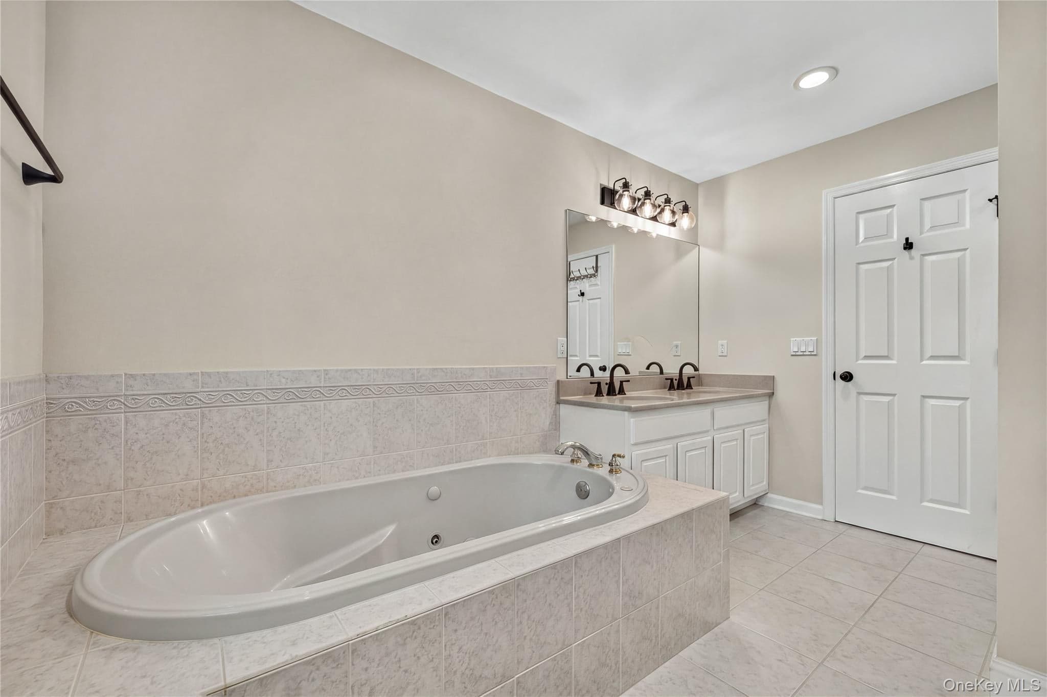 2506 Constitution Way thumbnail 31