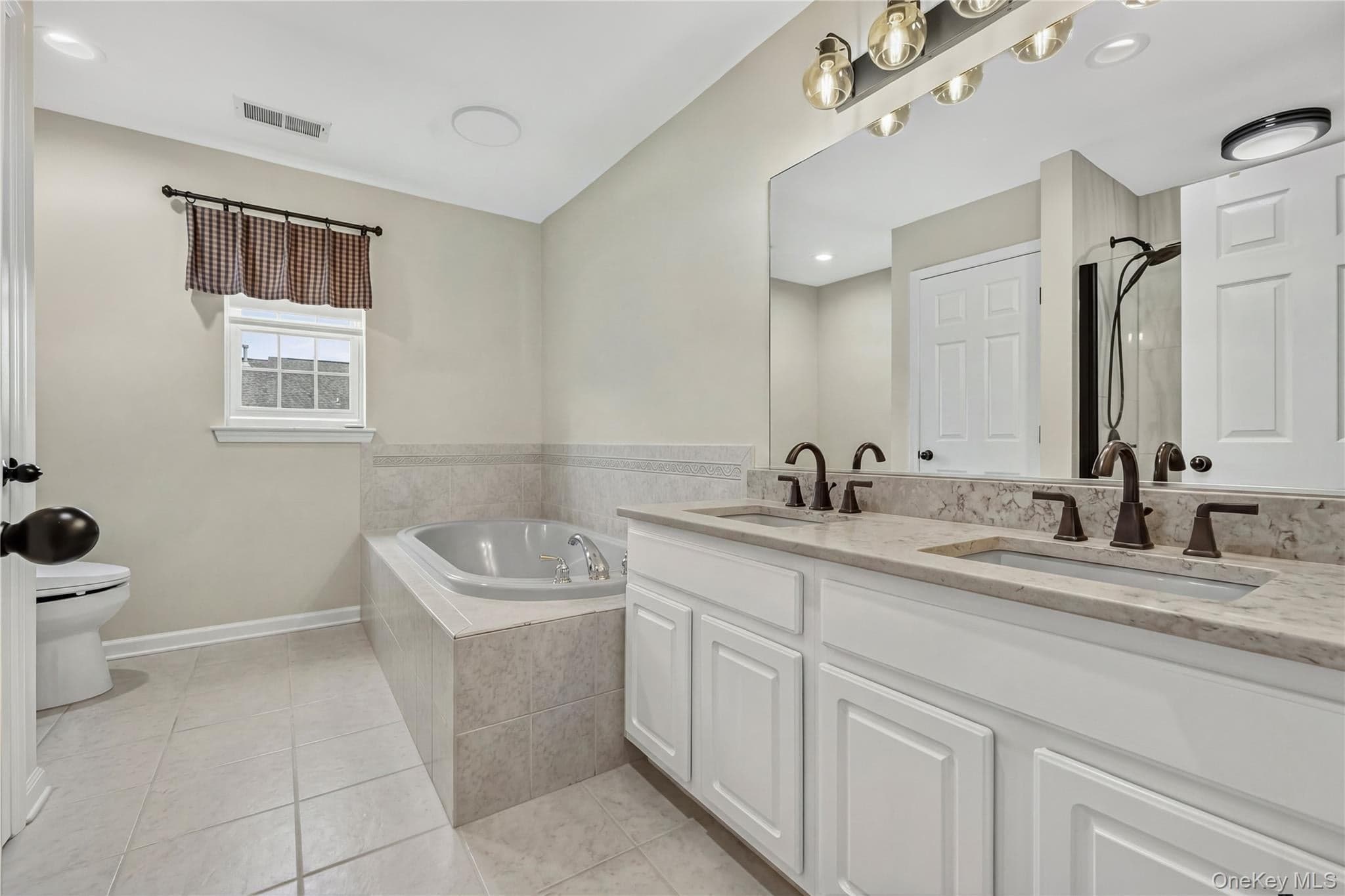 2506 Constitution Way thumbnail 30
