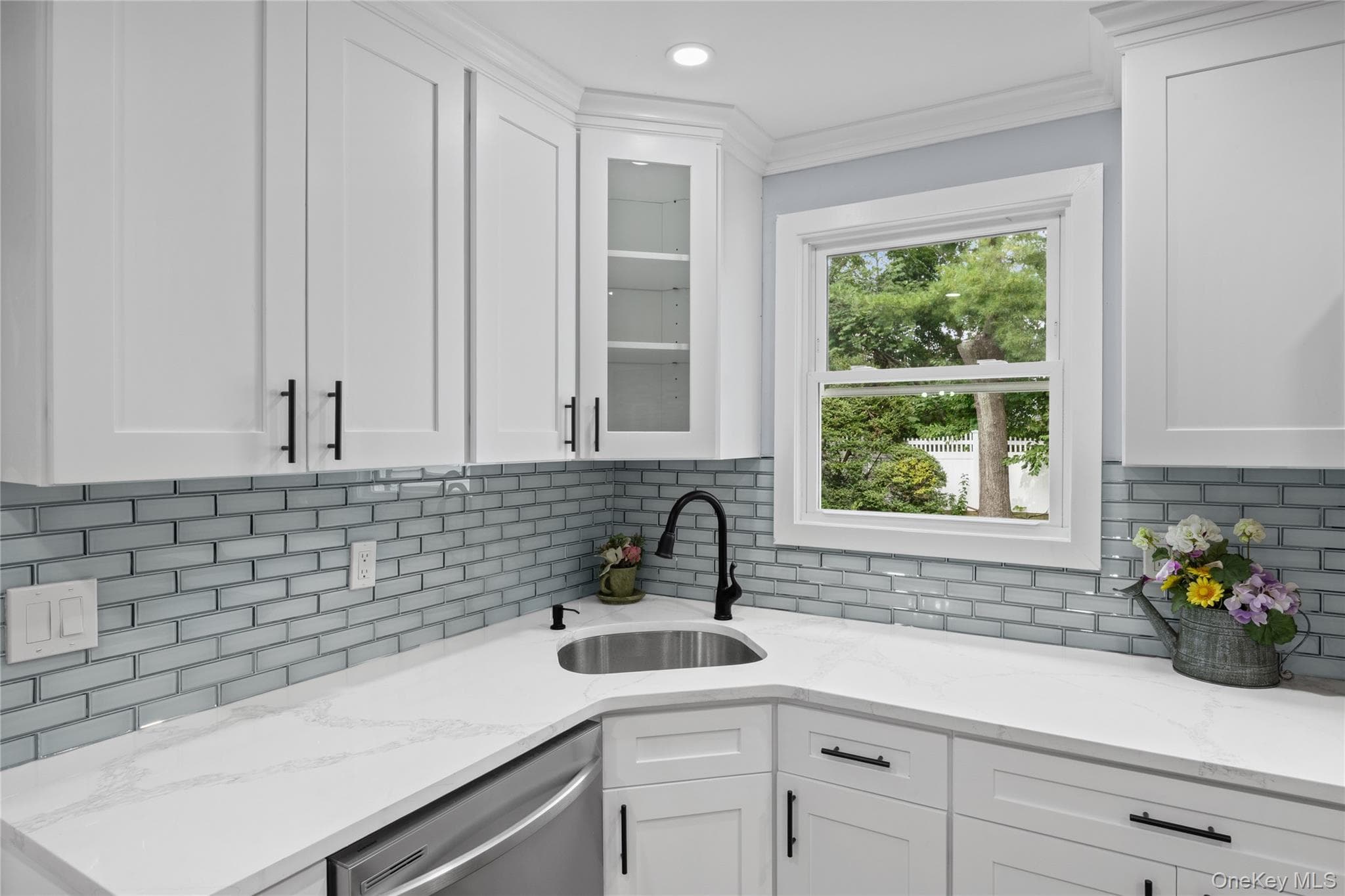 81 Rowe Avenue thumbnail 26