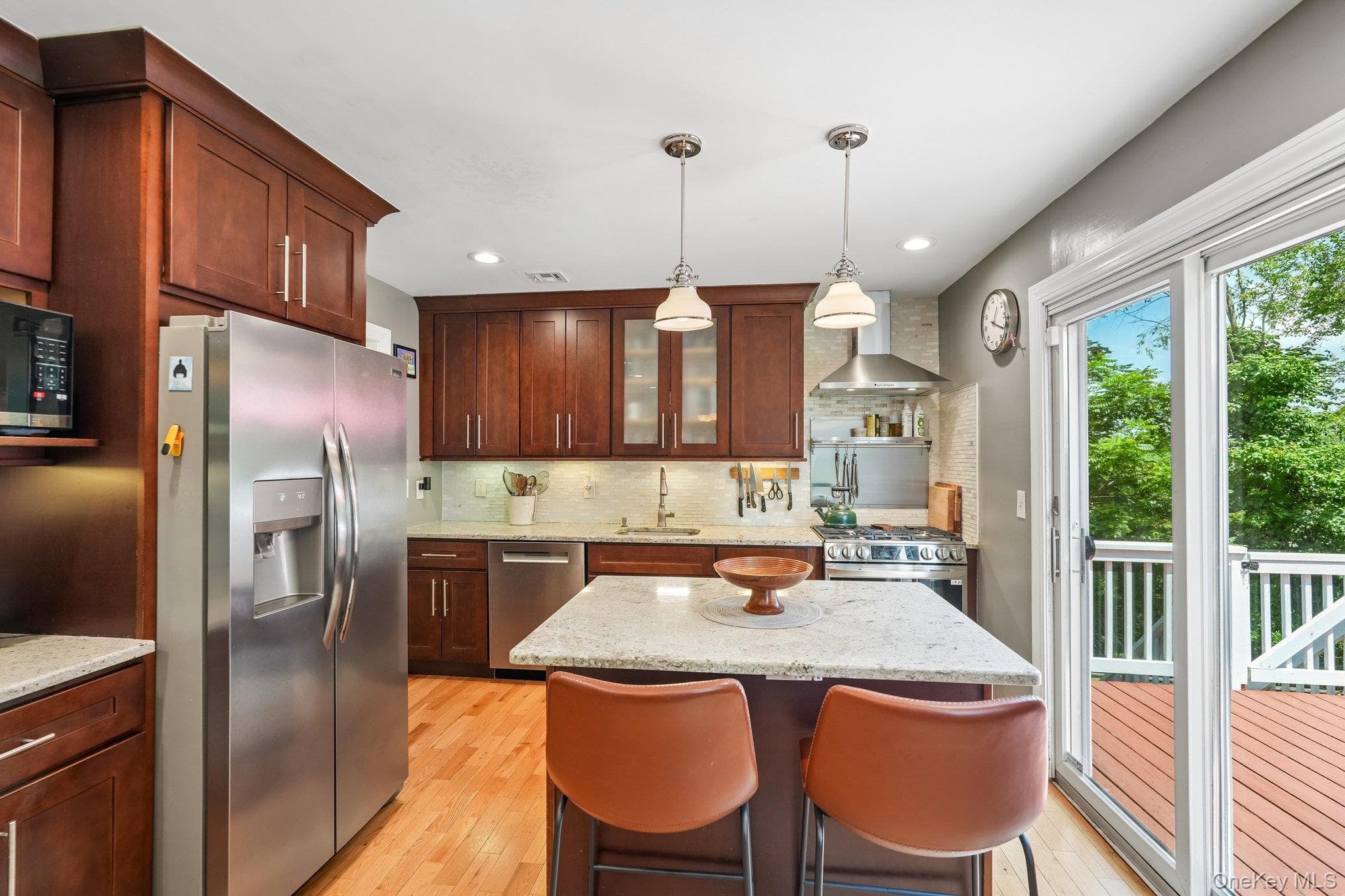 111 Hilltop Road thumbnail 16