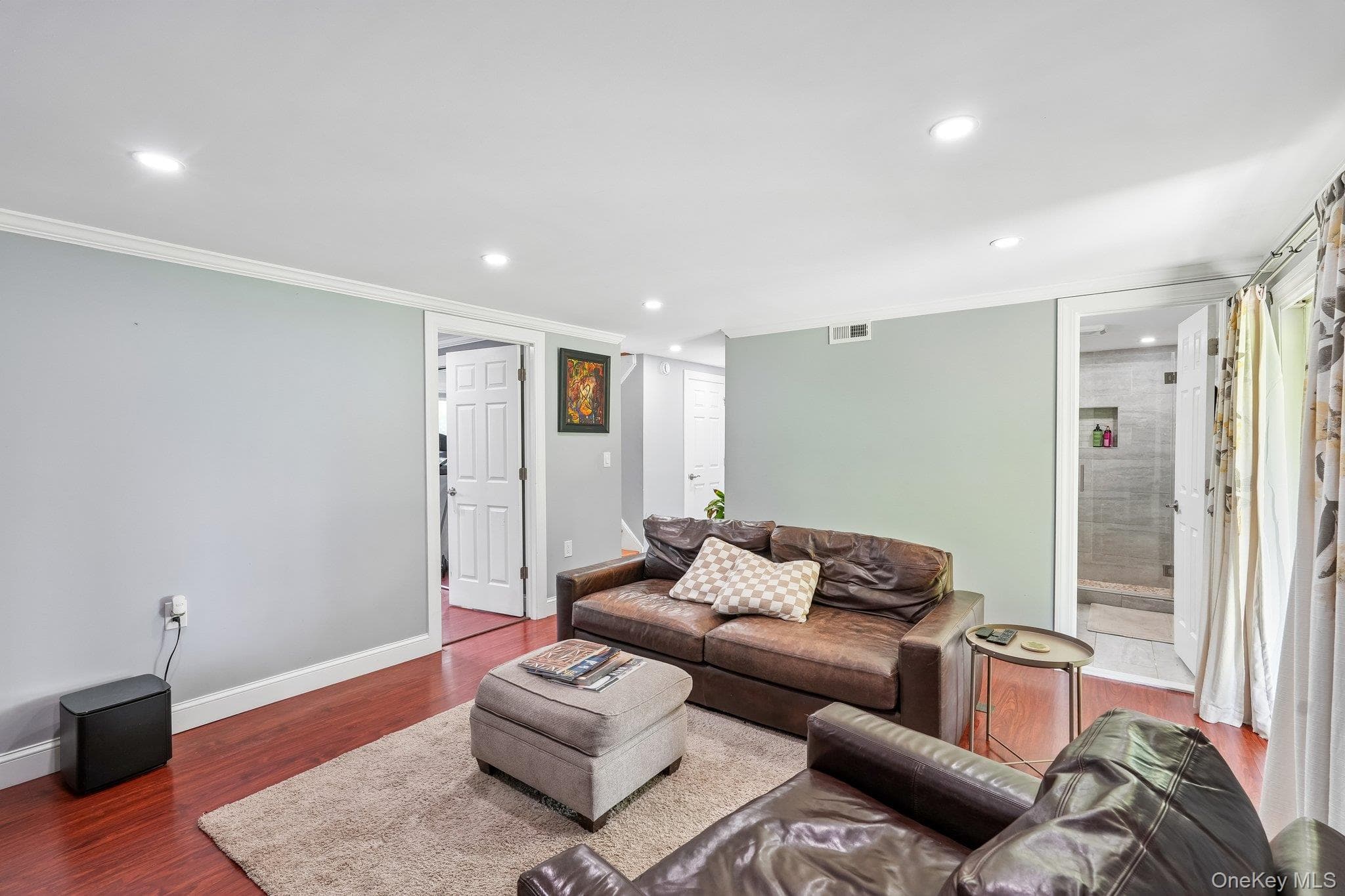 111 Hilltop Road thumbnail 32