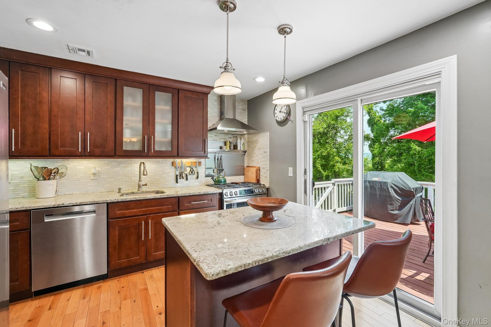 111 Hilltop Road thumbnail 13