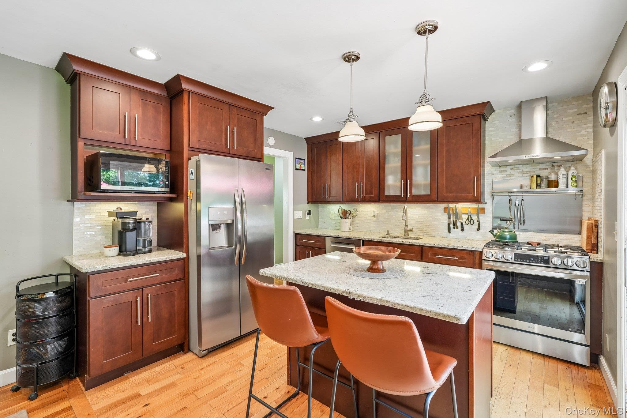 111 Hilltop Road thumbnail 15