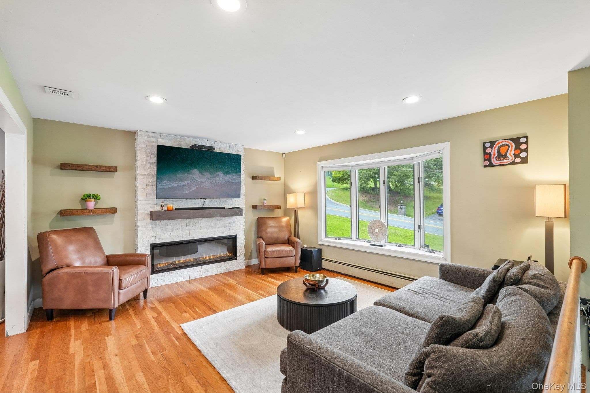 111 Hilltop Road thumbnail 6