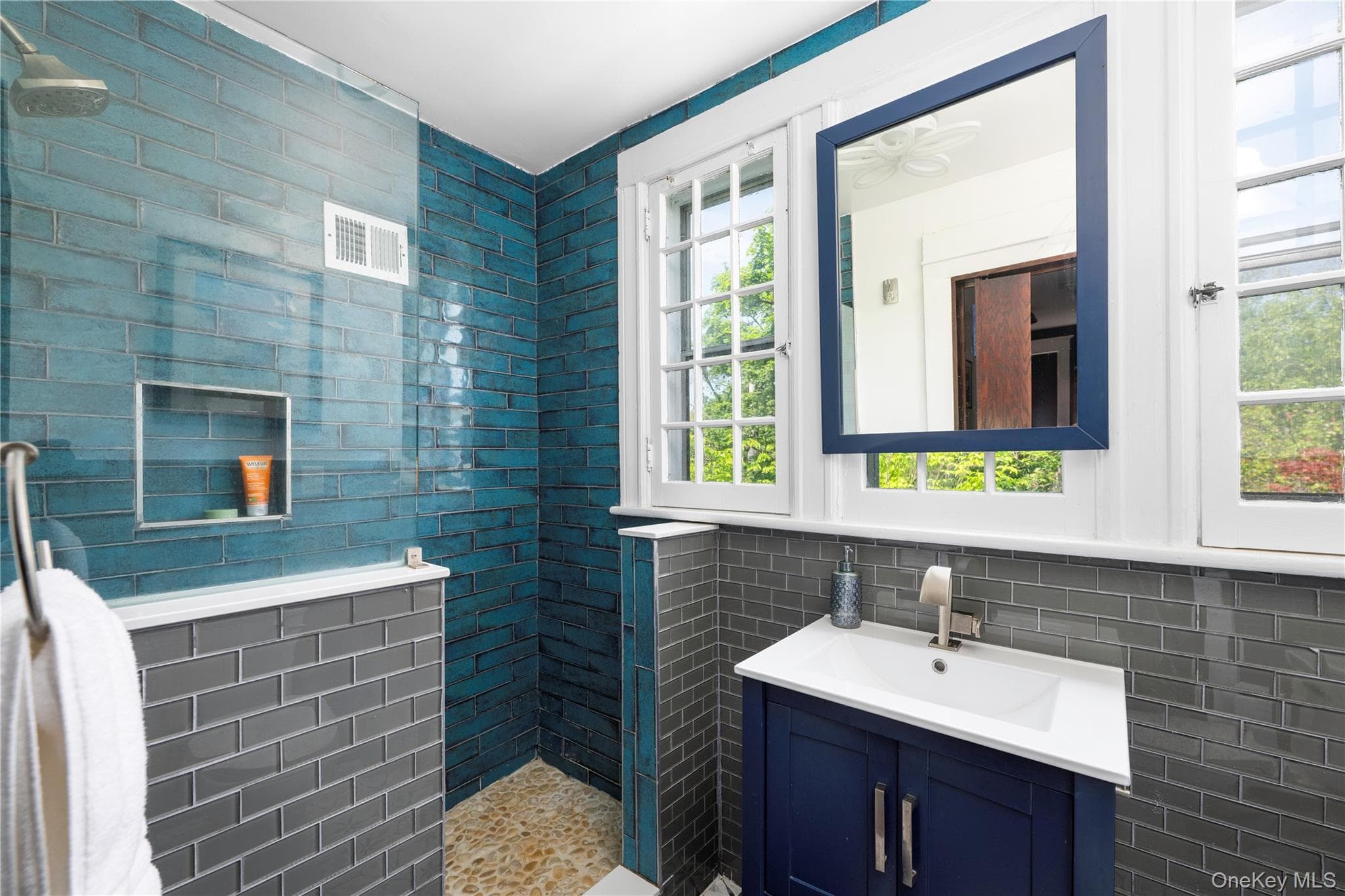 21 Barnard Avenue thumbnail 13