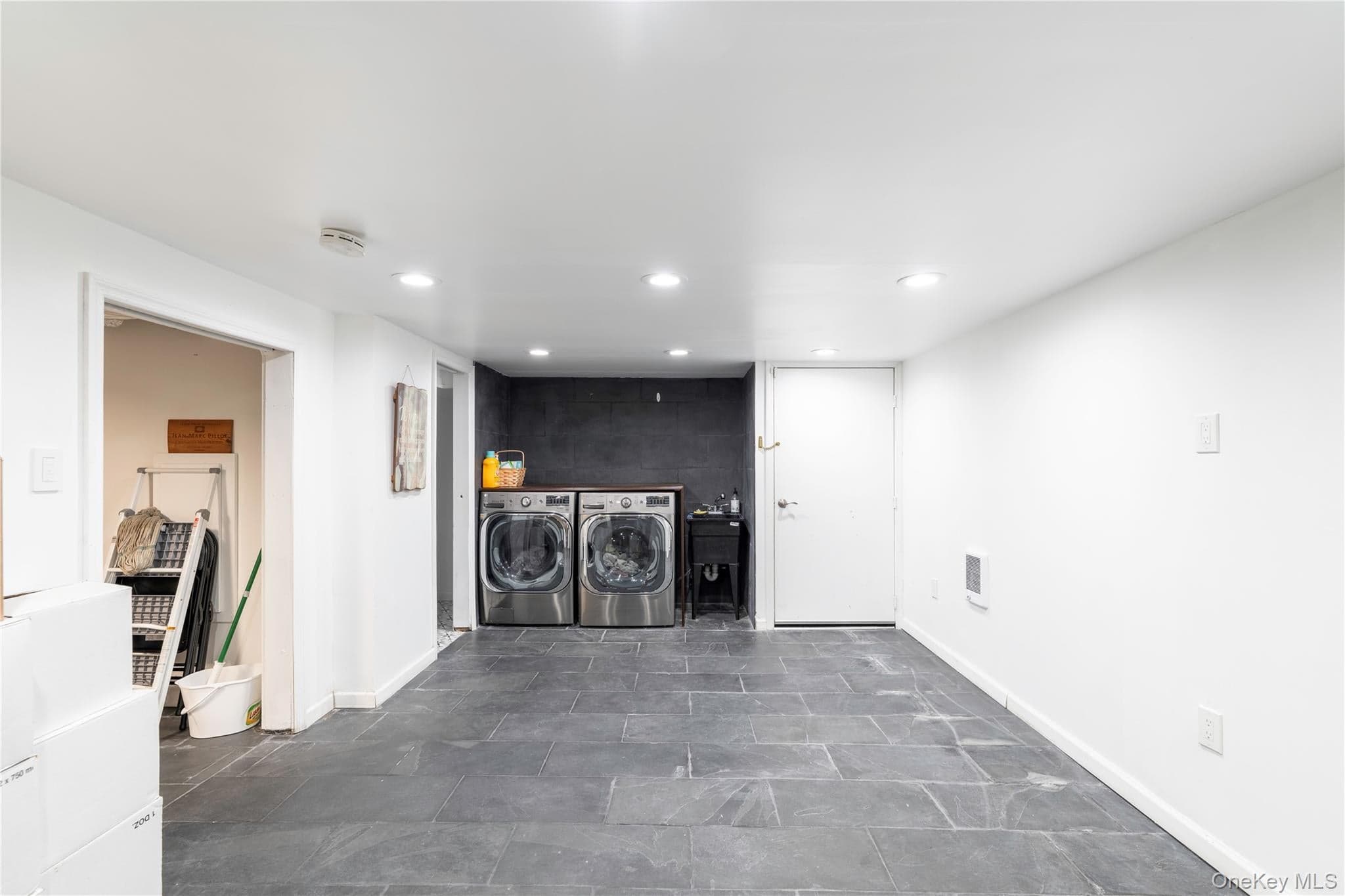 21 Barnard Avenue thumbnail 29