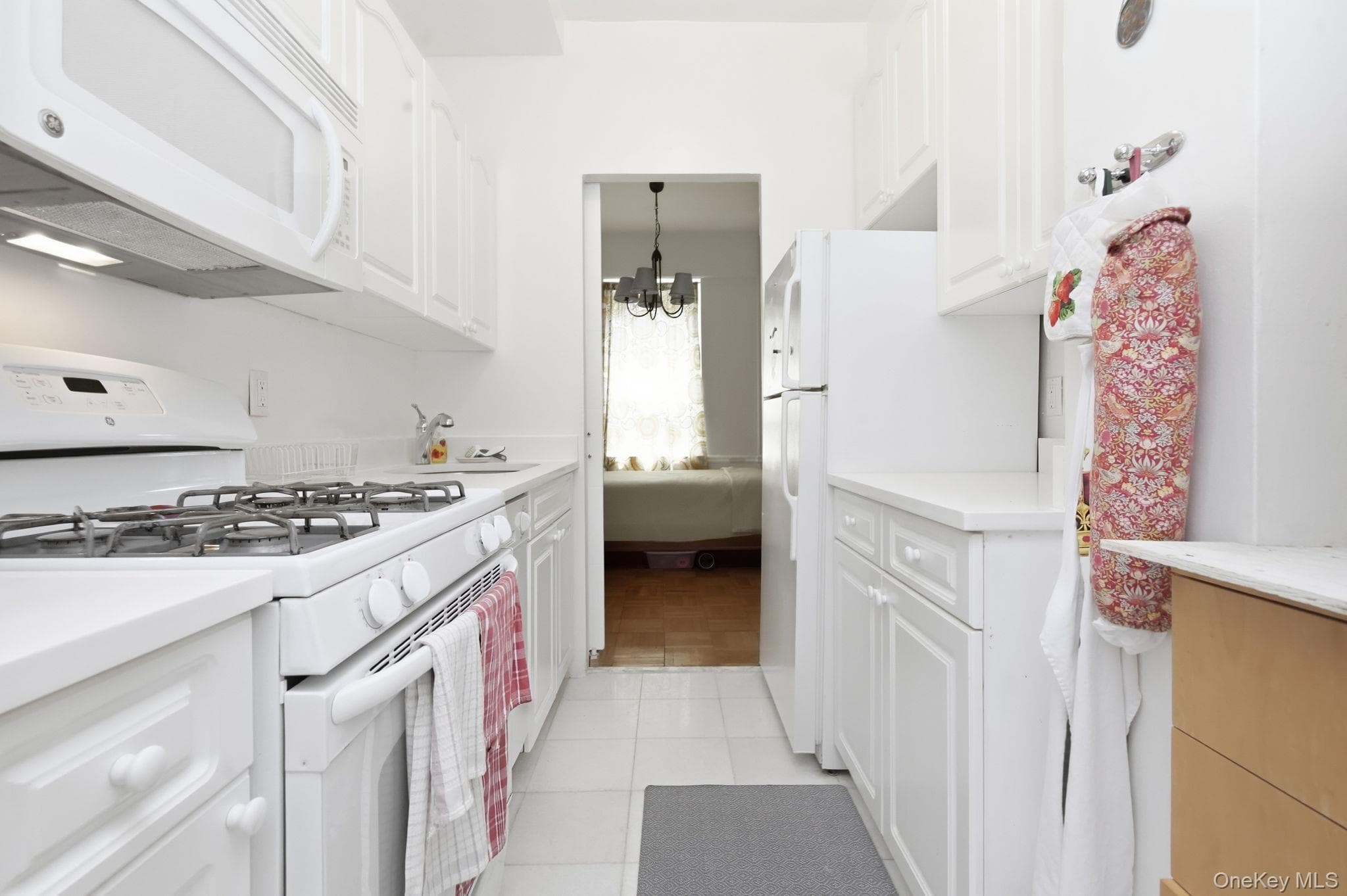 290 Collins Ave Unit: 2C thumbnail 7