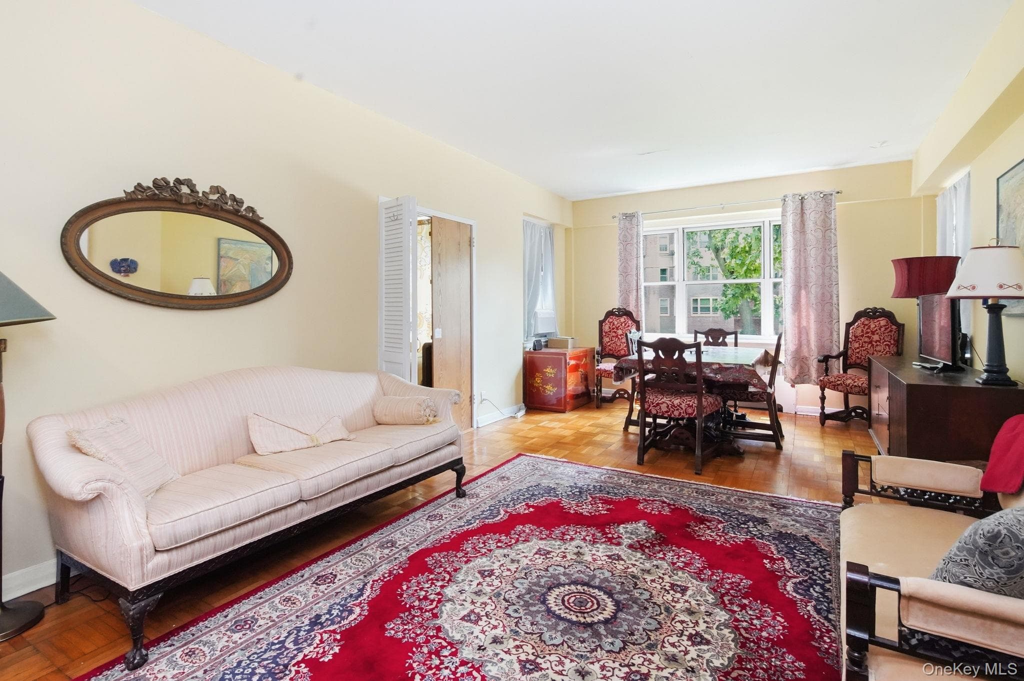 290 Collins Ave Unit: 2C thumbnail 13