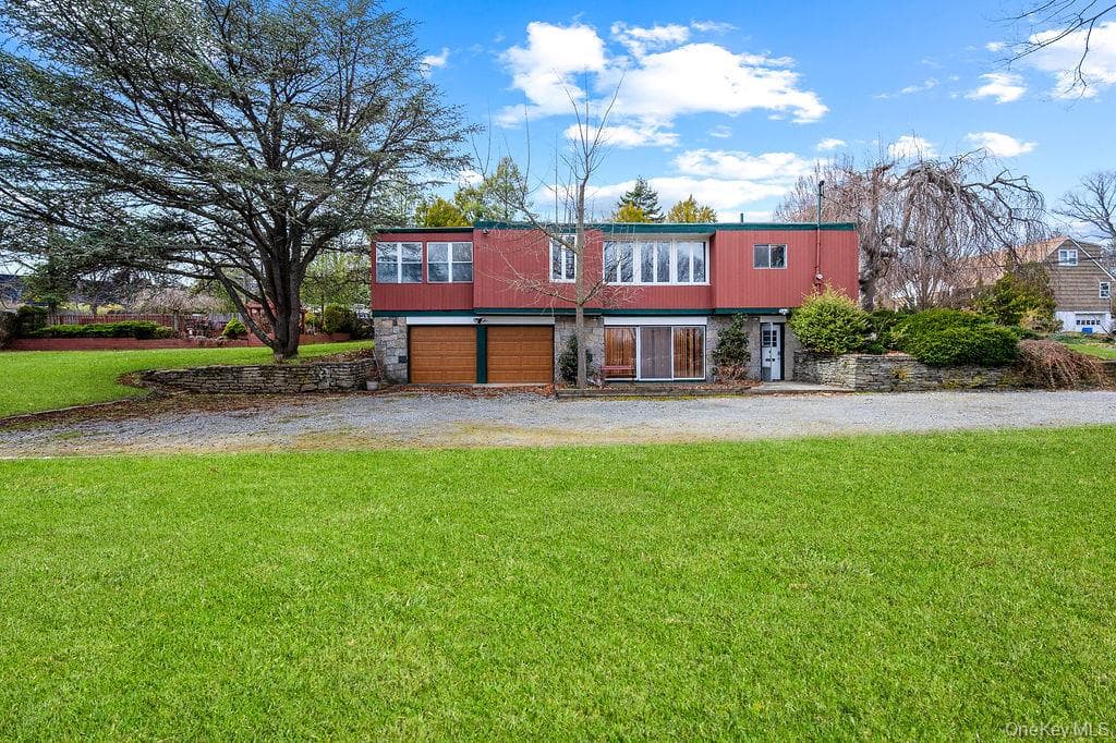 11 Valley View Road photo 1
