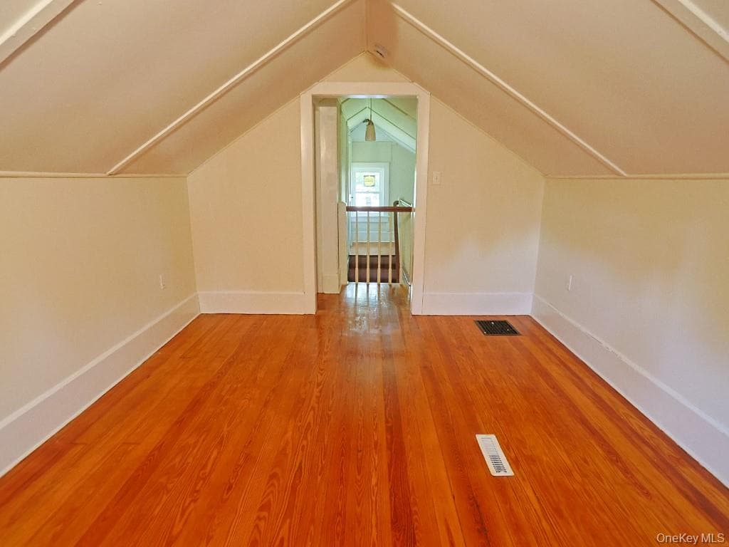 14 Columbia Avenue thumbnail 12