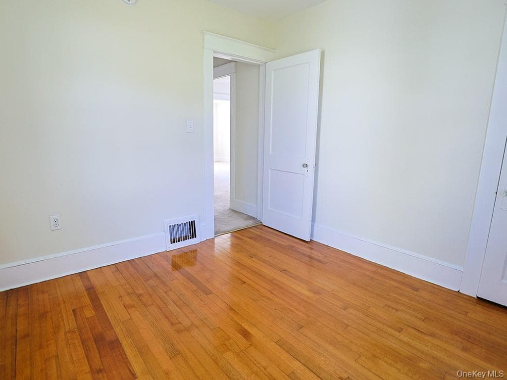 14 Columbia Avenue thumbnail 7