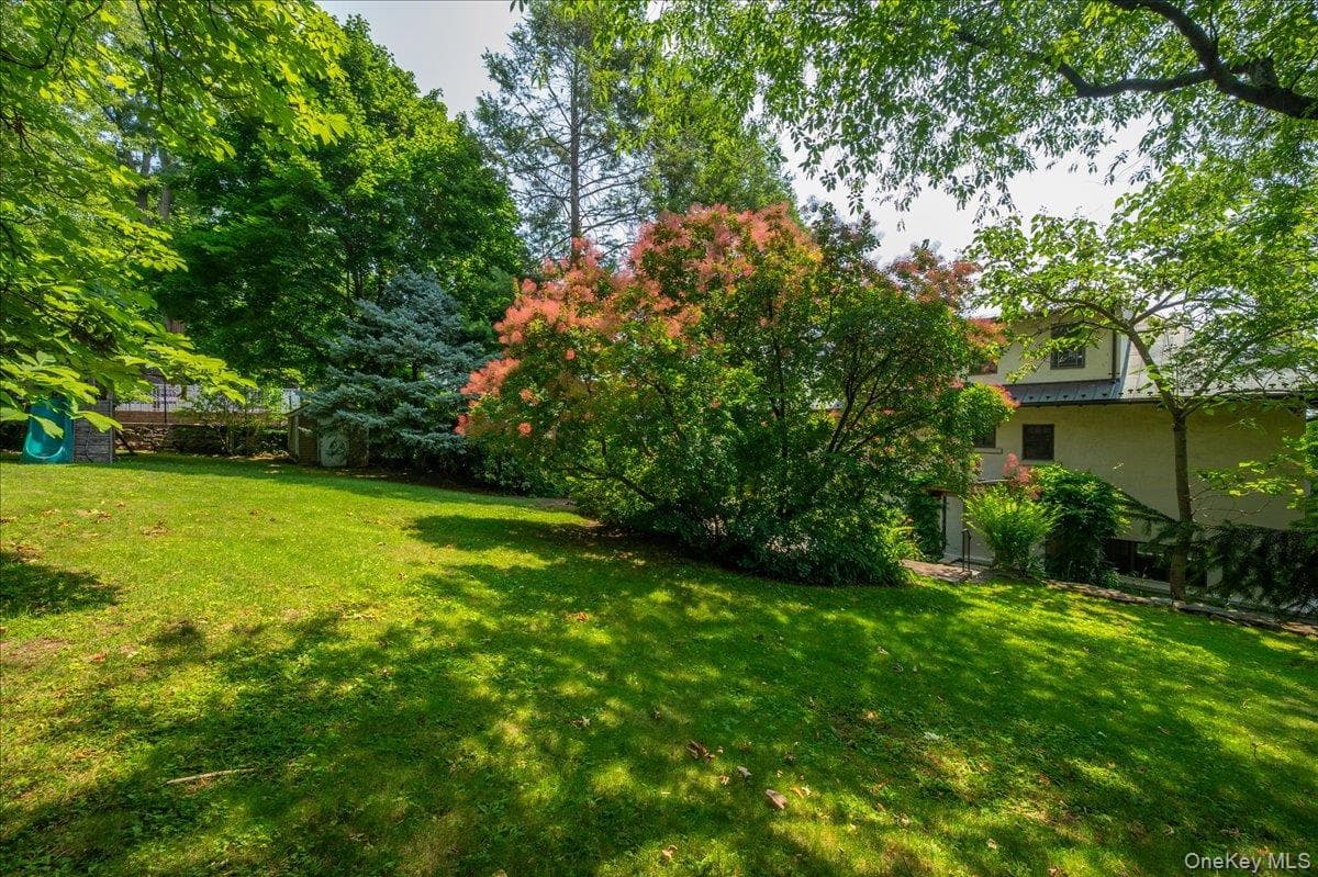 2727 Netherland Avenue thumbnail 8
