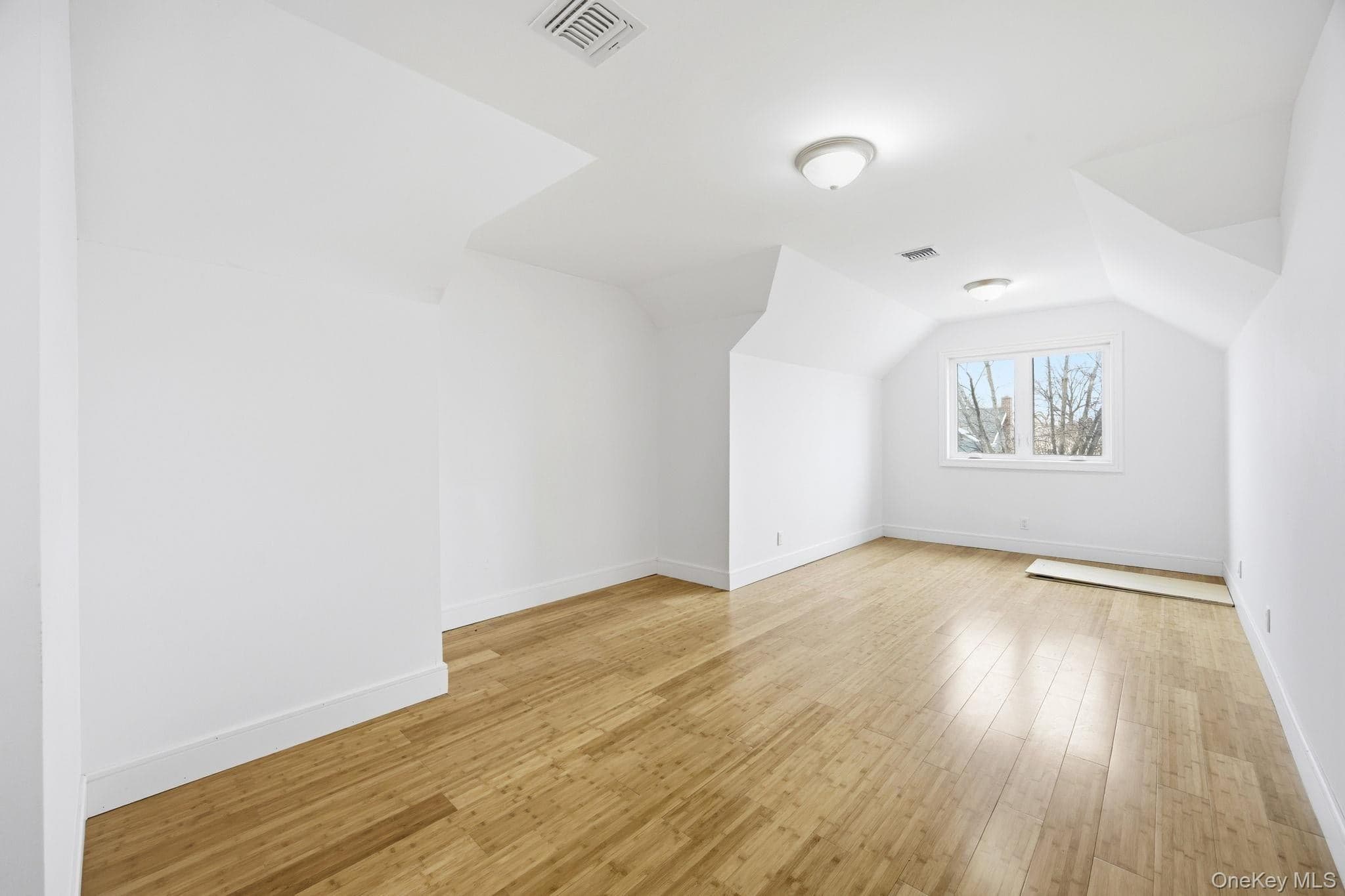 96 Coale Ave thumbnail 22