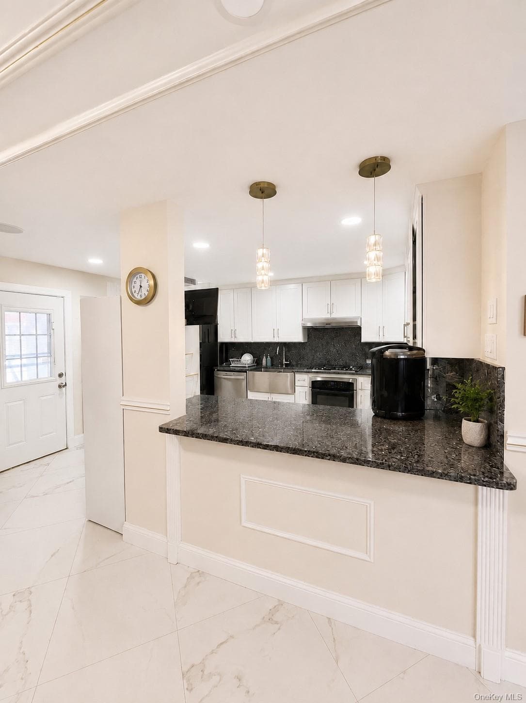 886 Woodmere Drive thumbnail 9