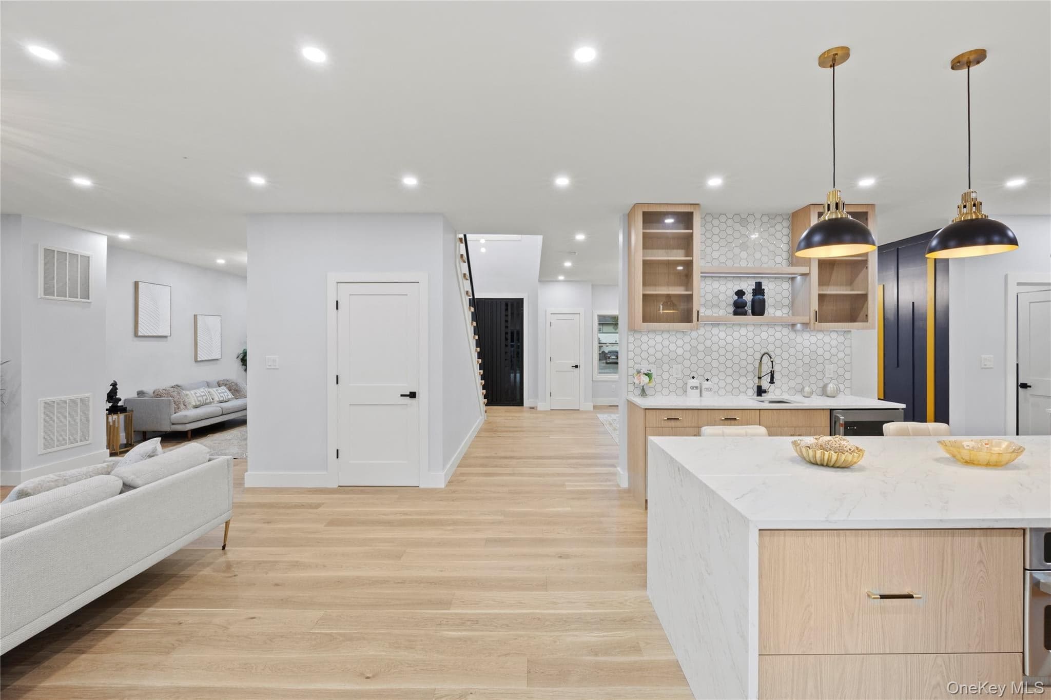 712 Bach Court thumbnail 12