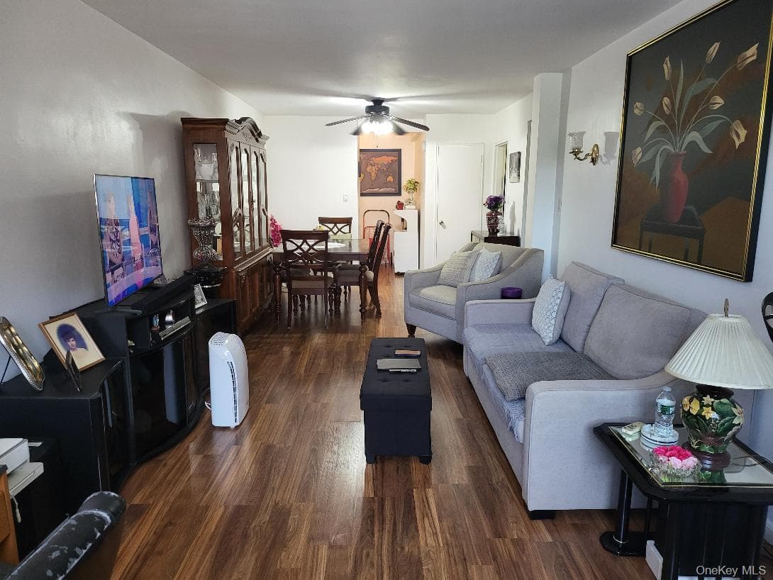 87-40 Francis Lewis Blvd Unit: A65 thumbnail 2