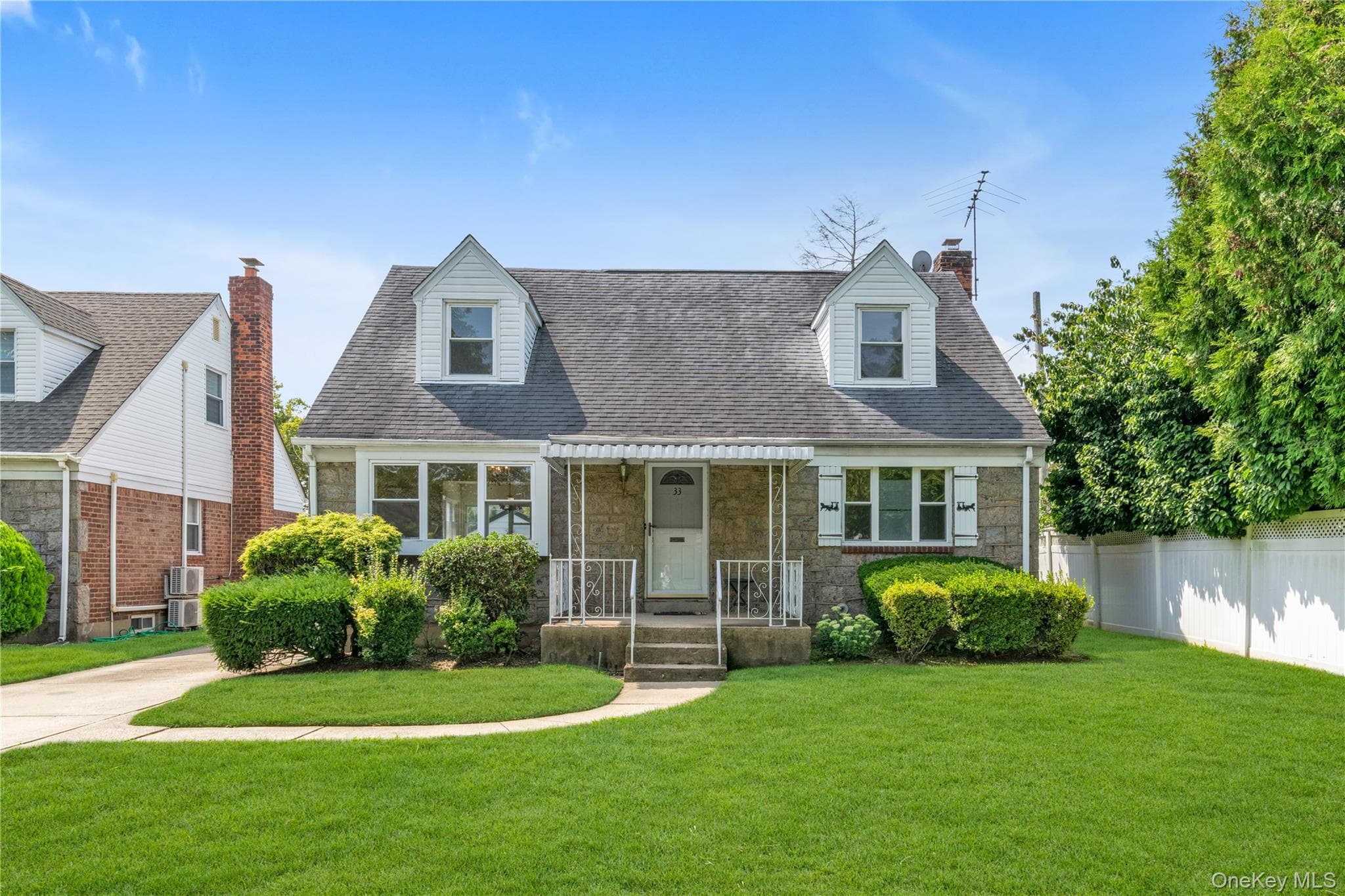 33 Michael Lane, New Hyde Park