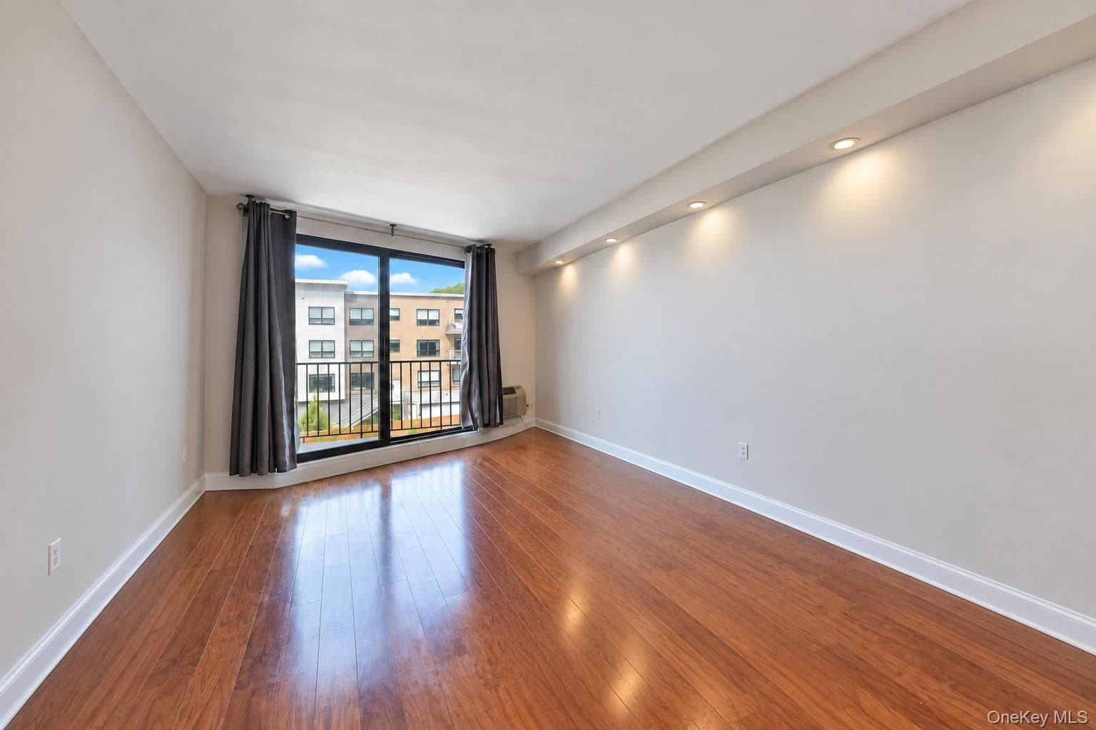 1155 Warburton Avenue Unit: 3Y thumbnail 5