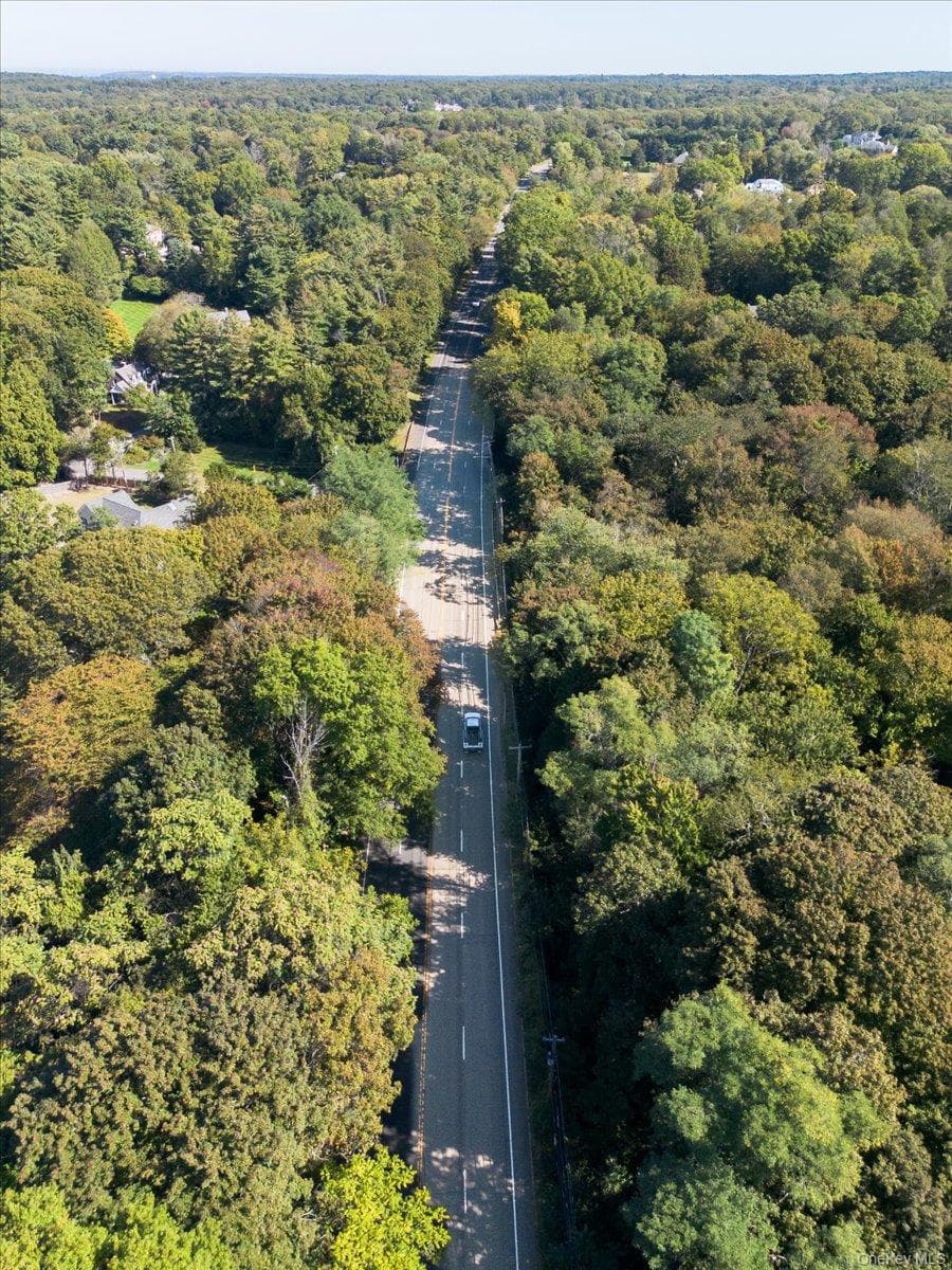 5694 Northern Boulevard thumbnail 2