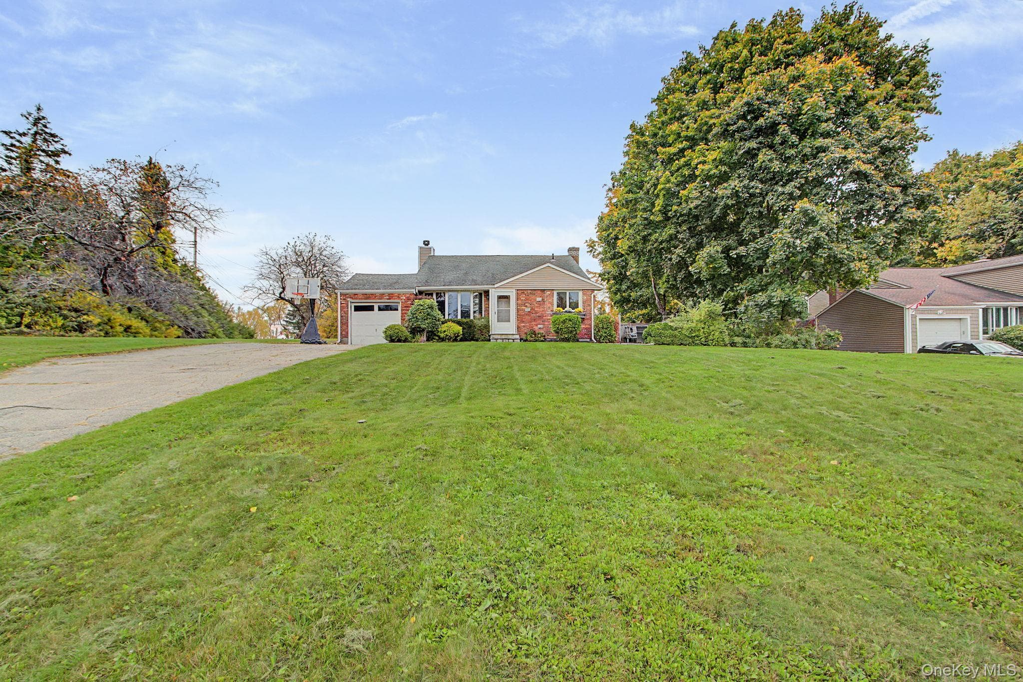 3410 Lorelei Drive thumbnail 2