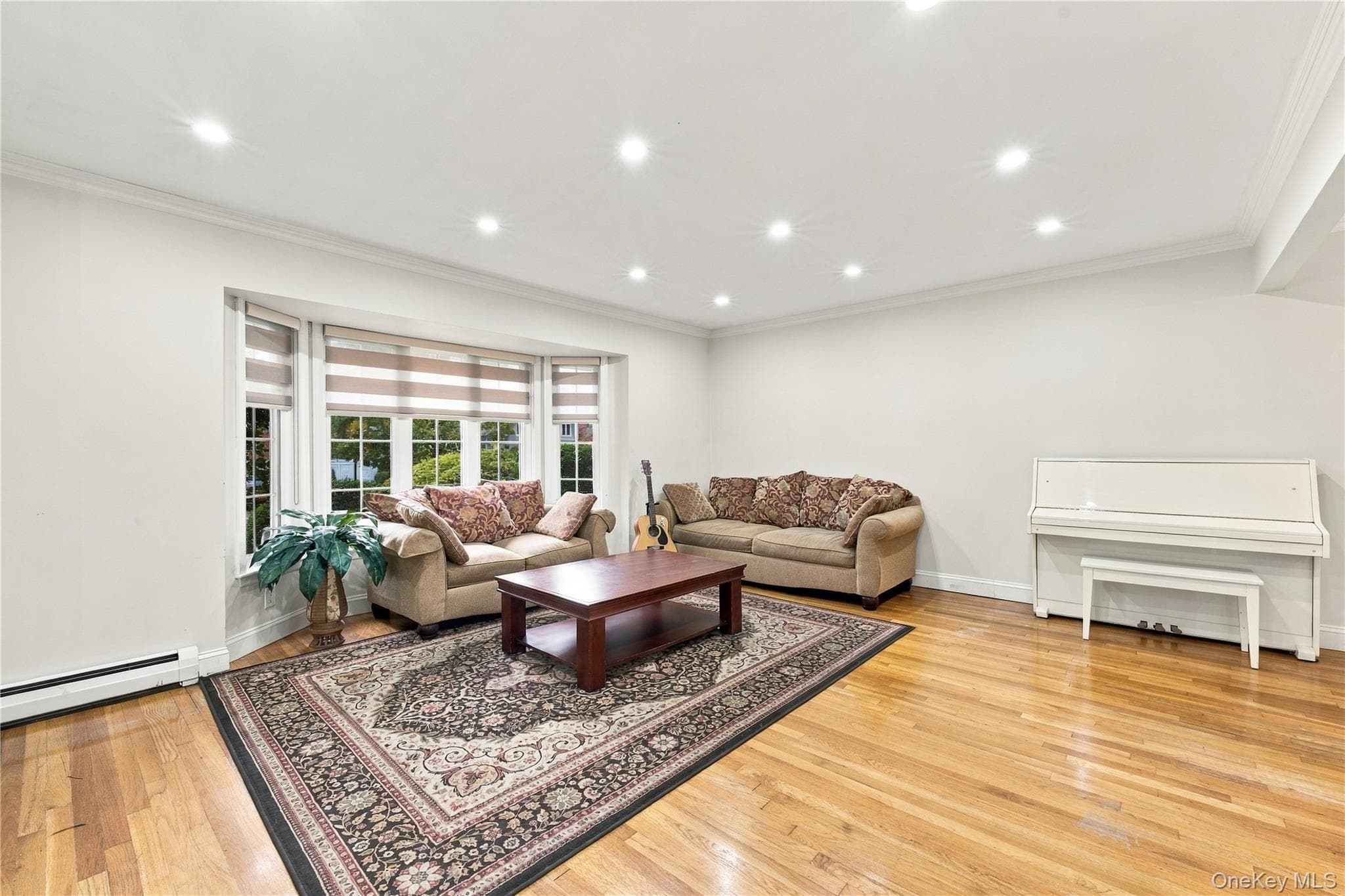 52 Winthrop Road thumbnail 2