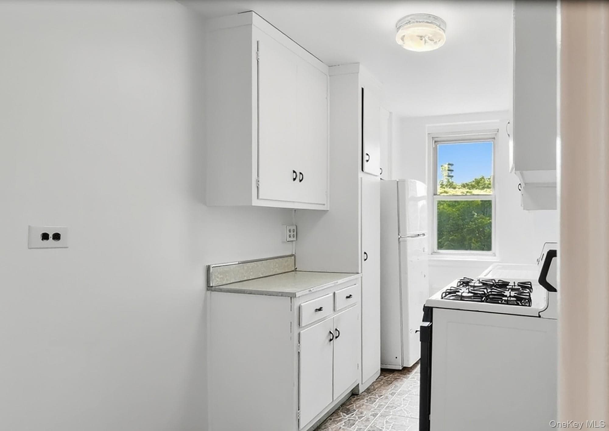 25 Knolls Crescent Unit: 4M thumbnail 6