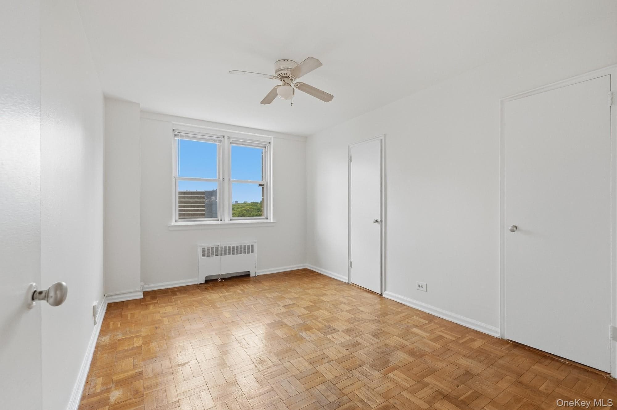 25 Knolls Crescent Unit: 4M thumbnail 11