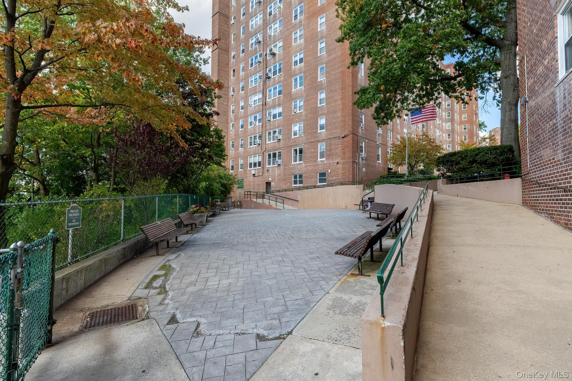 25 Knolls Crescent Unit: 4M thumbnail 18