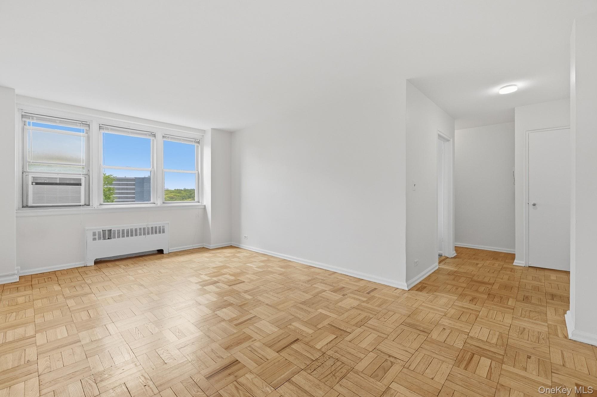 25 Knolls Crescent Unit: 4M thumbnail 2