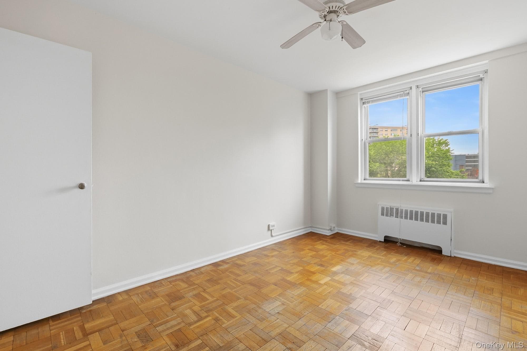 25 Knolls Crescent Unit: 4M thumbnail 13